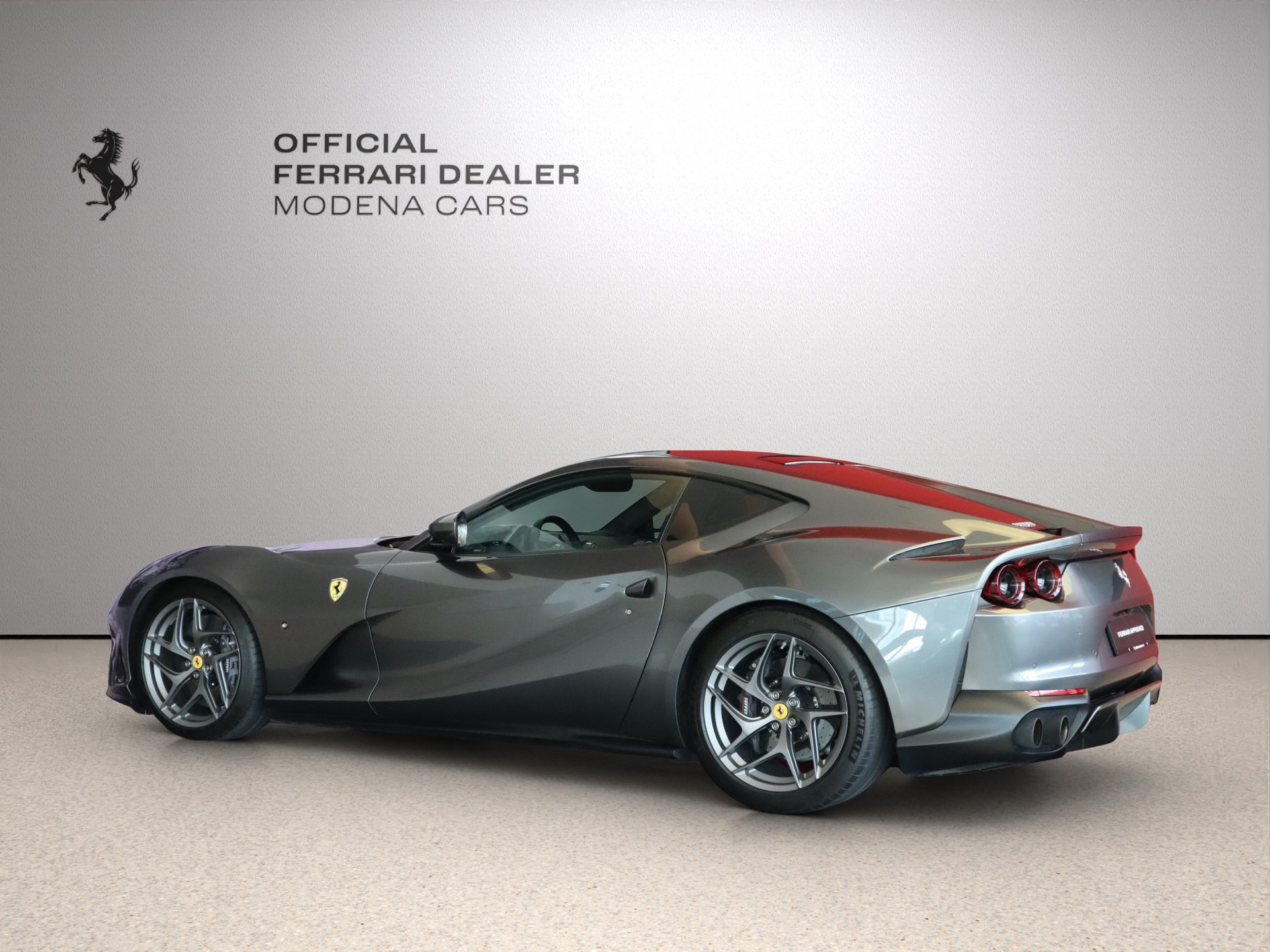 FERRARI 812 Superfast-image-8