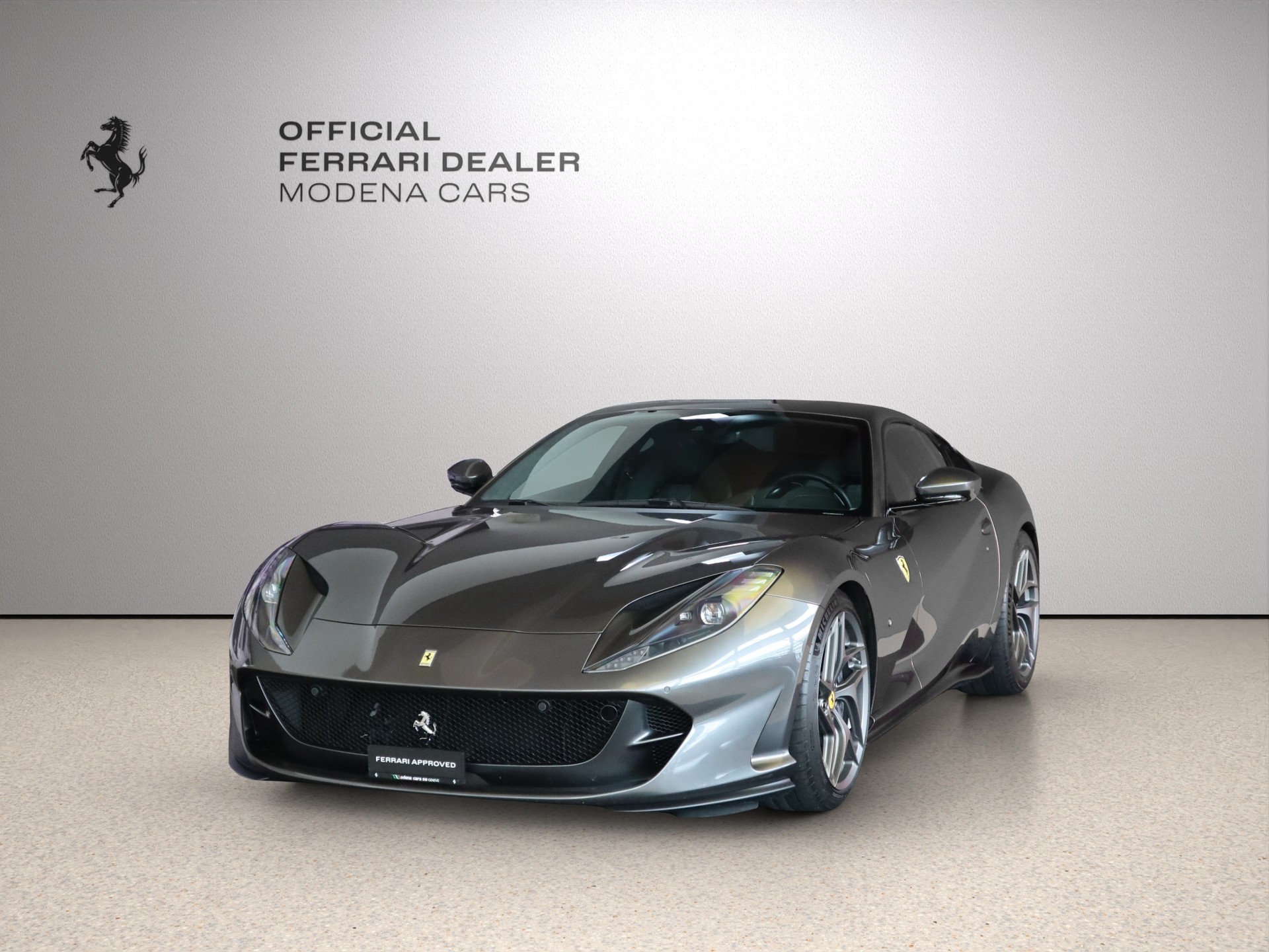 FERRARI 812 Superfast-image-5