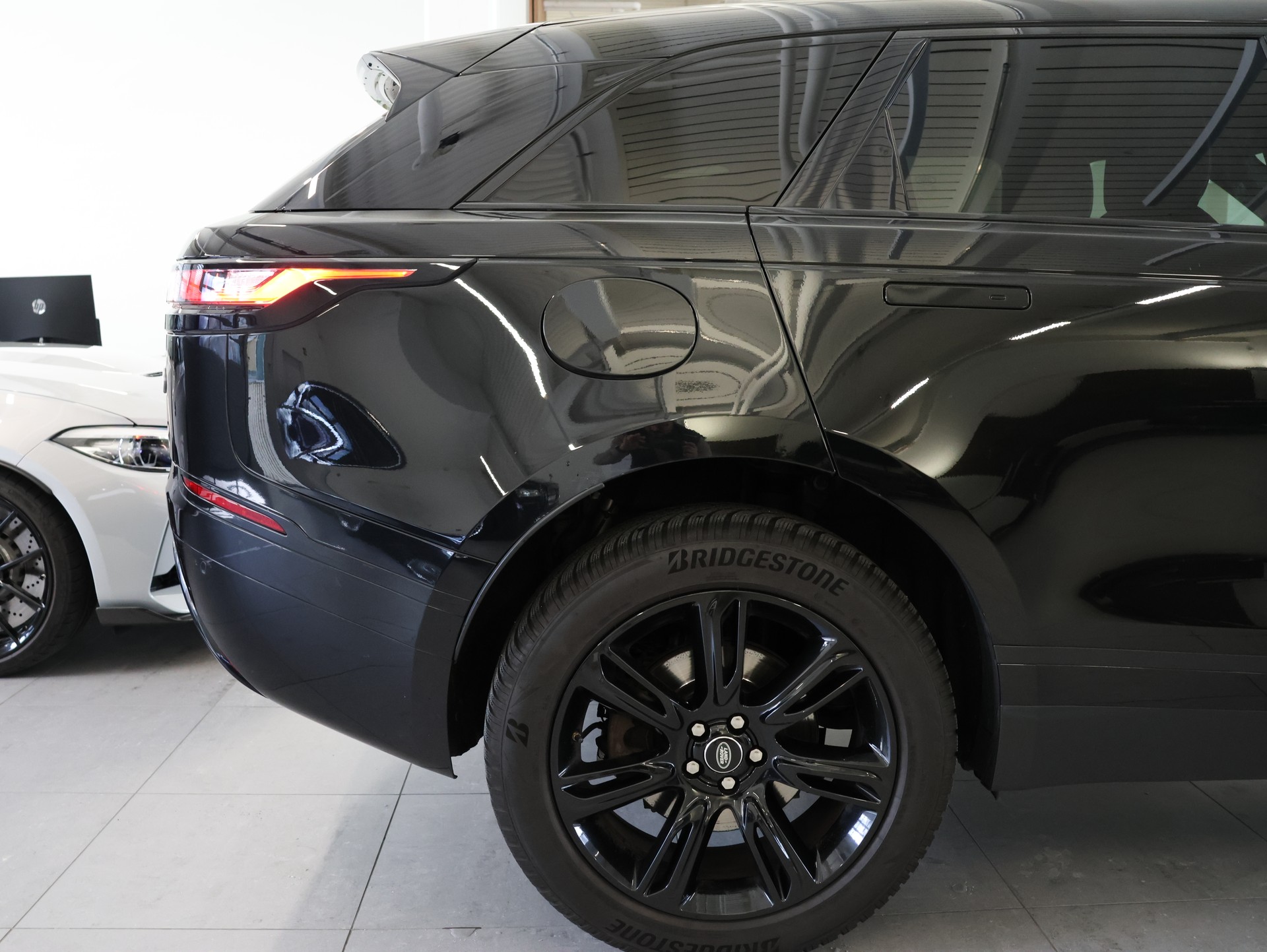 LAND ROVER Range Rover Velar R-Dynamic P 250 SE Automatic *Panorama*Meridian*Assistenten*-image-12