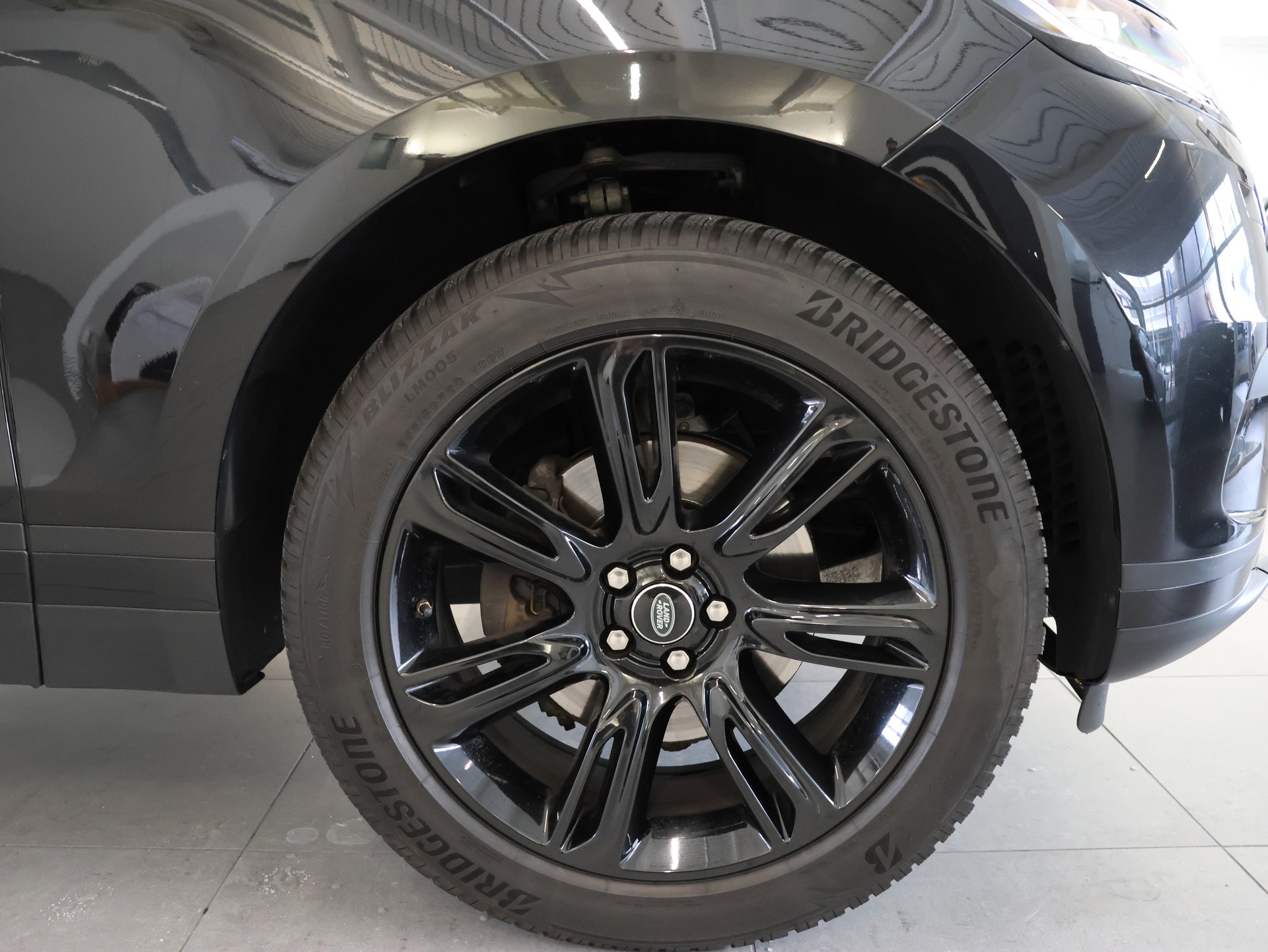 LAND ROVER Range Rover Velar R-Dynamic P 250 SE Automatic *Panorama*Meridian*Assistenten*-image-7