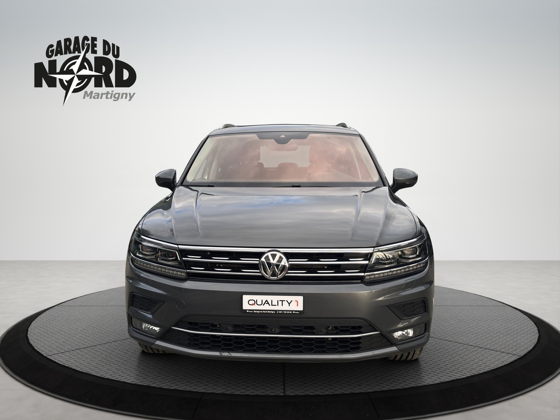 VW Tiguan 2.0TSI Highline 4Motion DSG-showroom-element-1