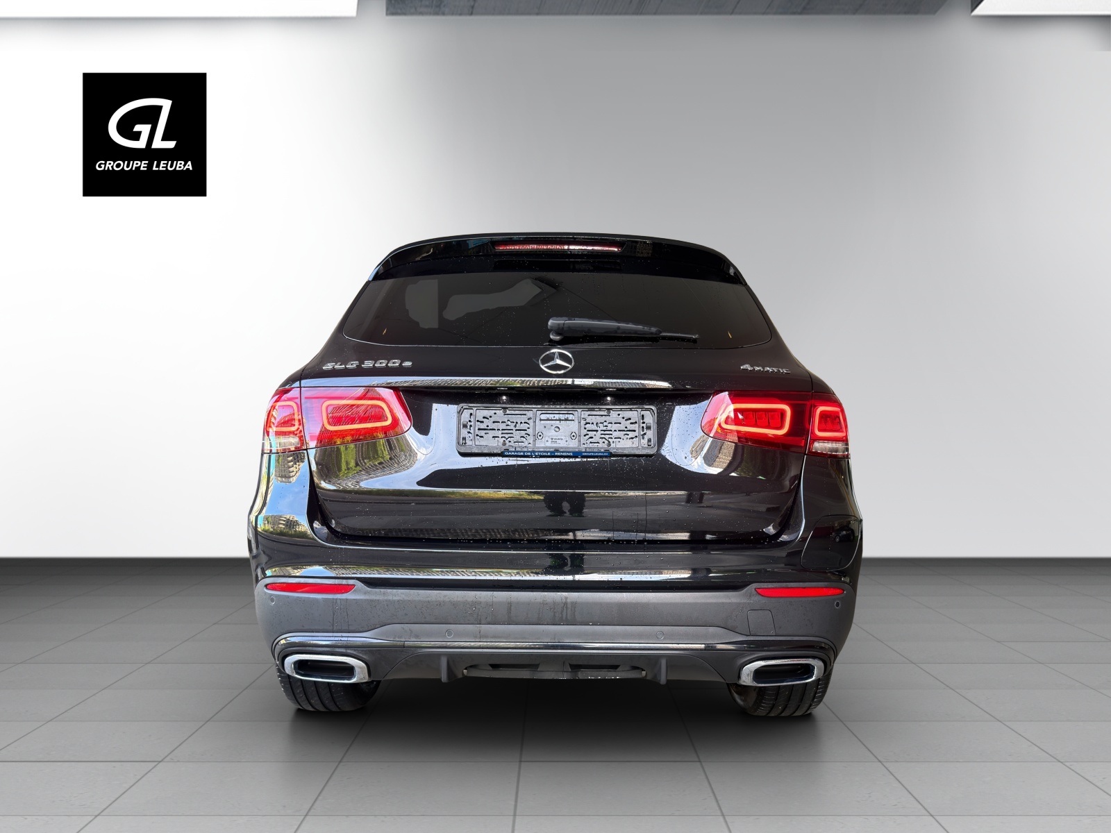 MERCEDES-BENZ GLC 300 e AMG Line 4Matic-image-9