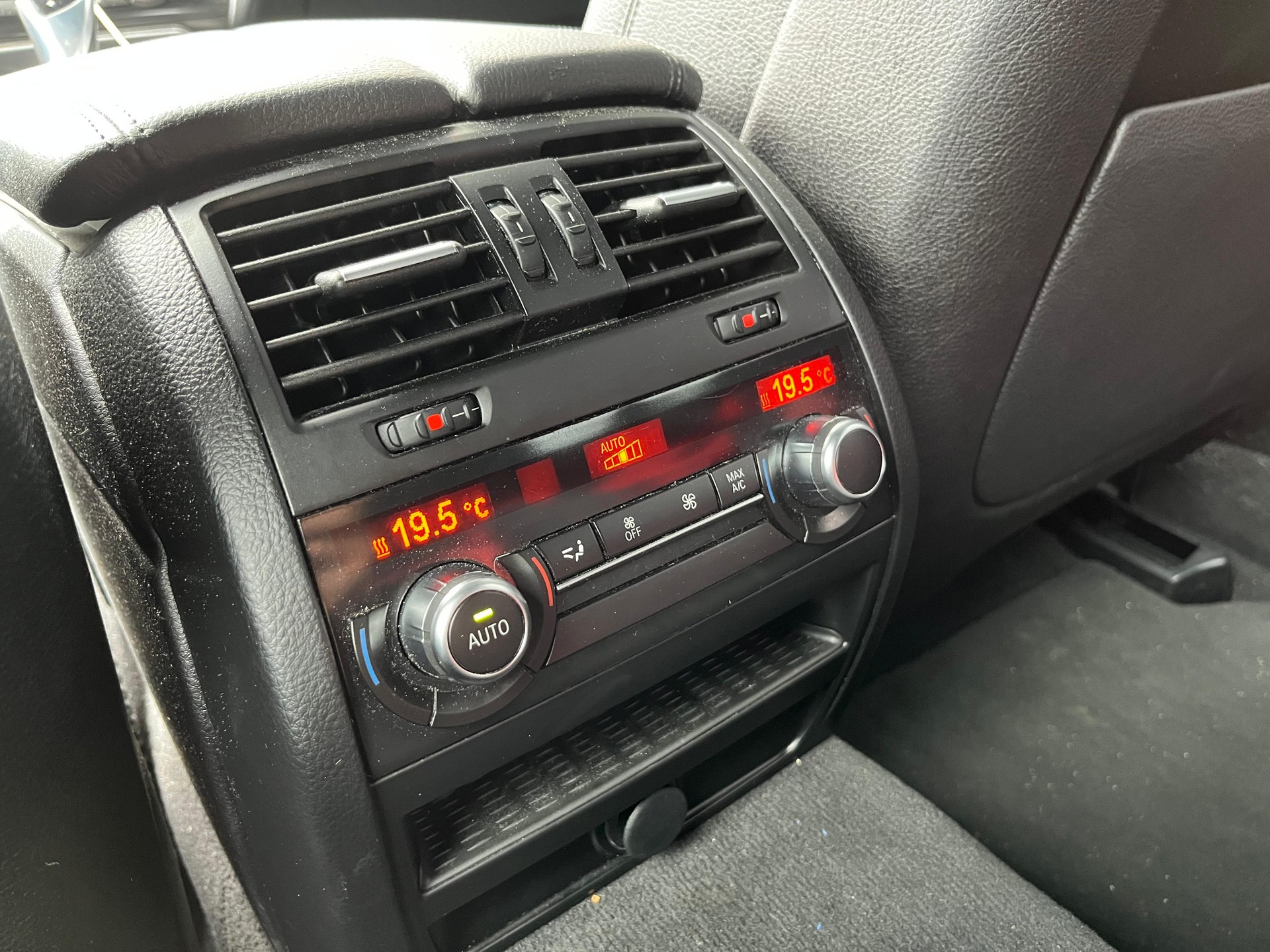 BMW M550d Touring xDrive Steptronic-image-15