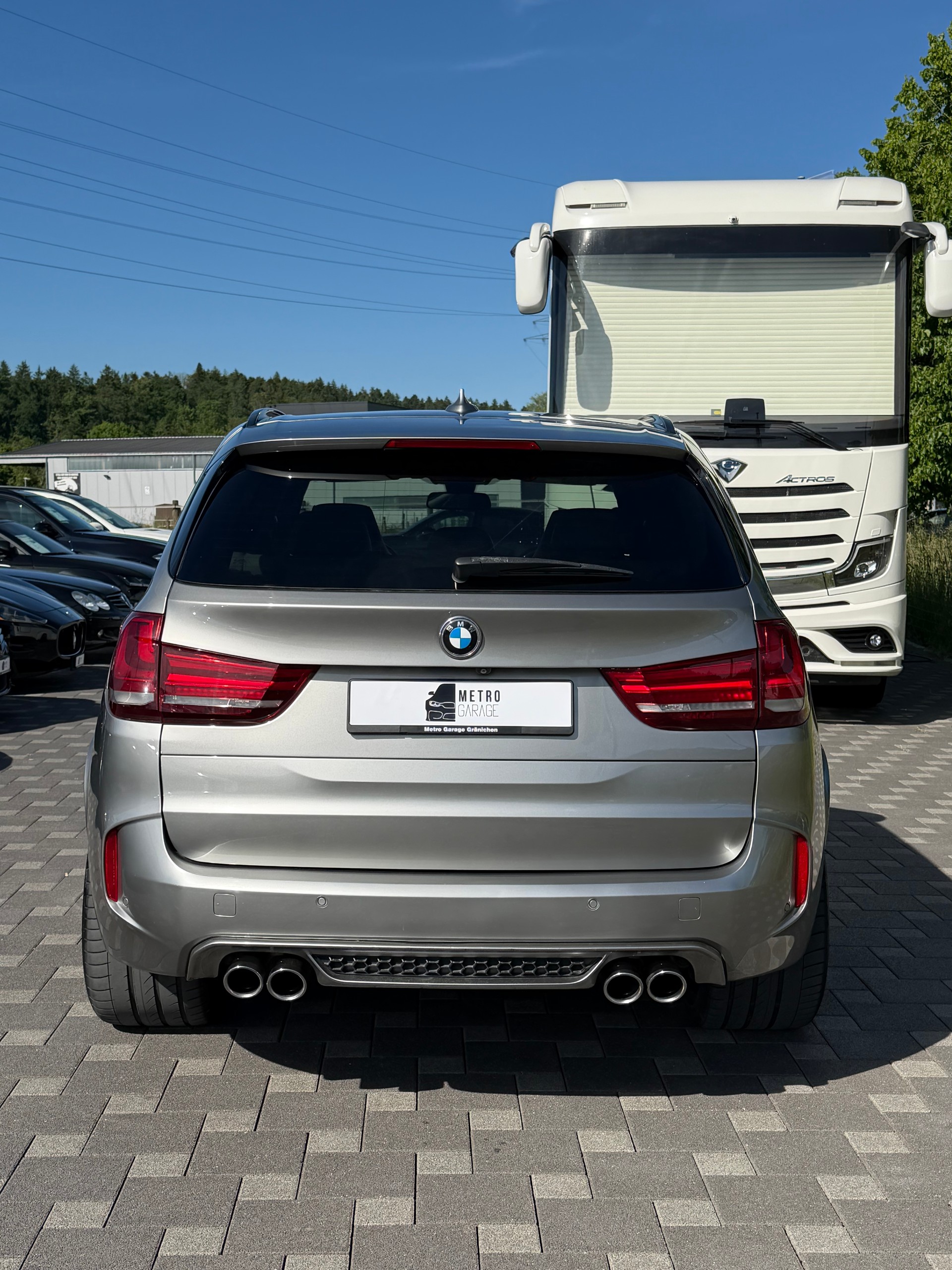 BMW X5M Steptronic-showroom-element-3