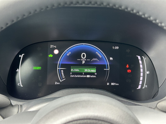 TOYOTA Yaris Cross 1.5 Trend AWD-image-12