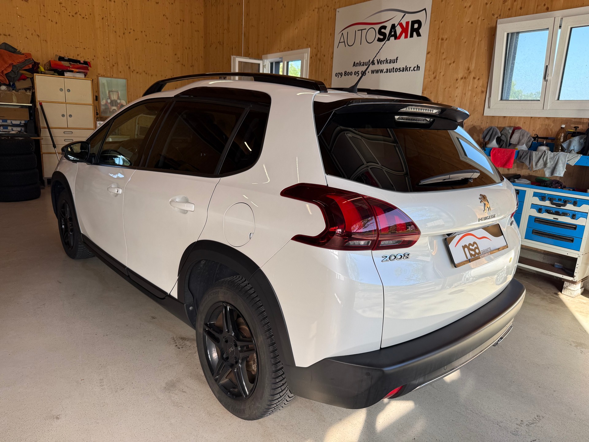 PEUGEOT 2008 1.2 PureTech GT Line EAT6-image-5