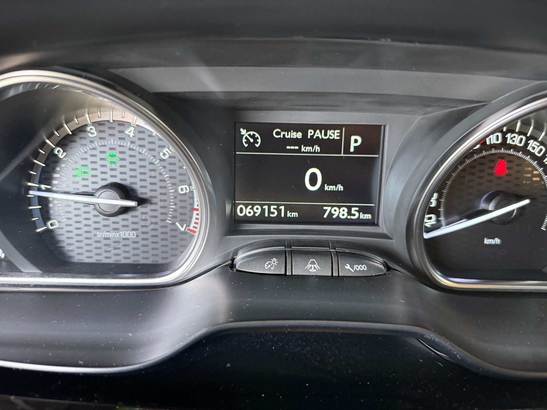 PEUGEOT 2008 1.2 PureTech GT Line EAT6-image-10