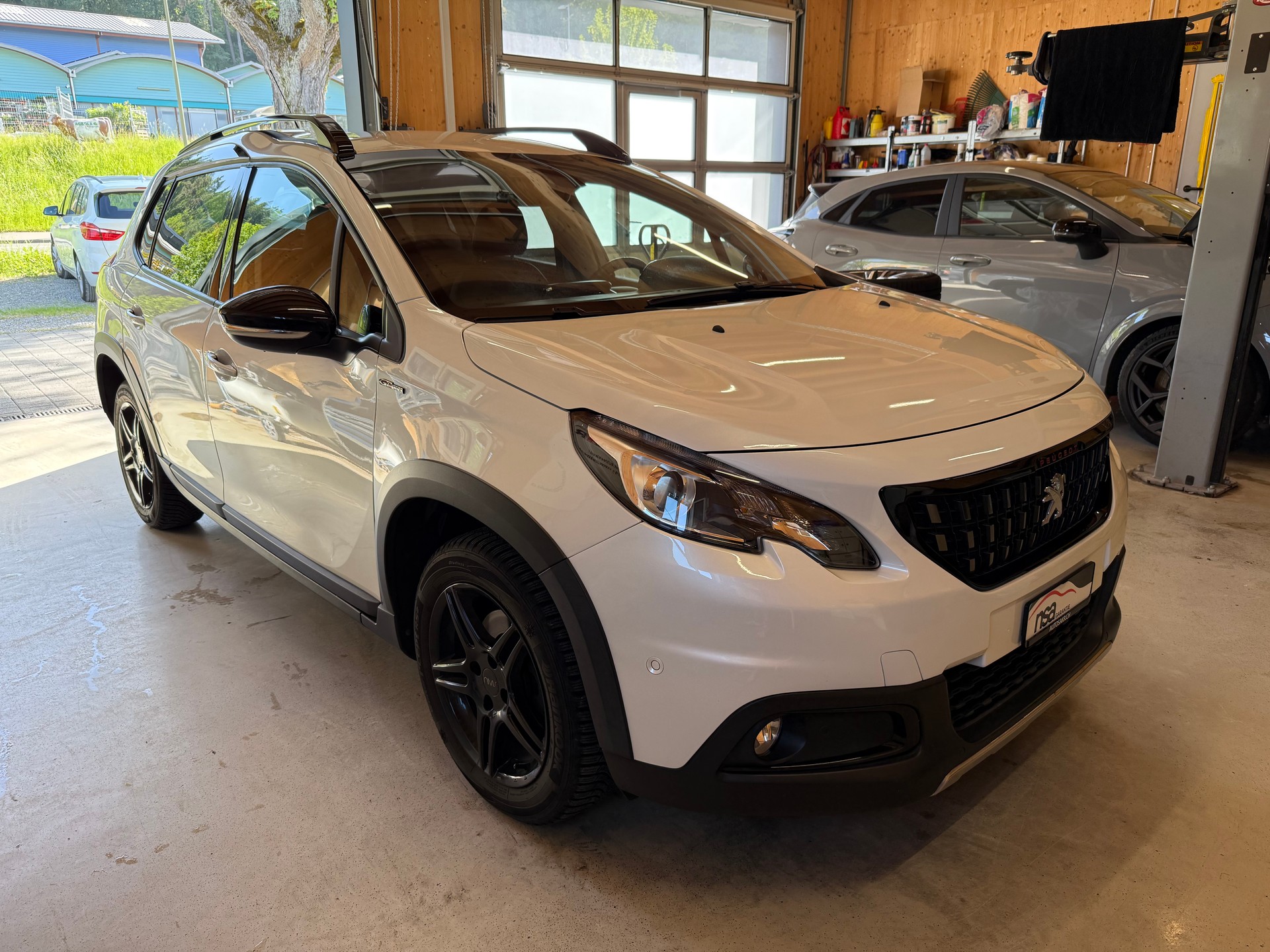 PEUGEOT 2008 1.2 PureTech GT Line EAT6-image-2