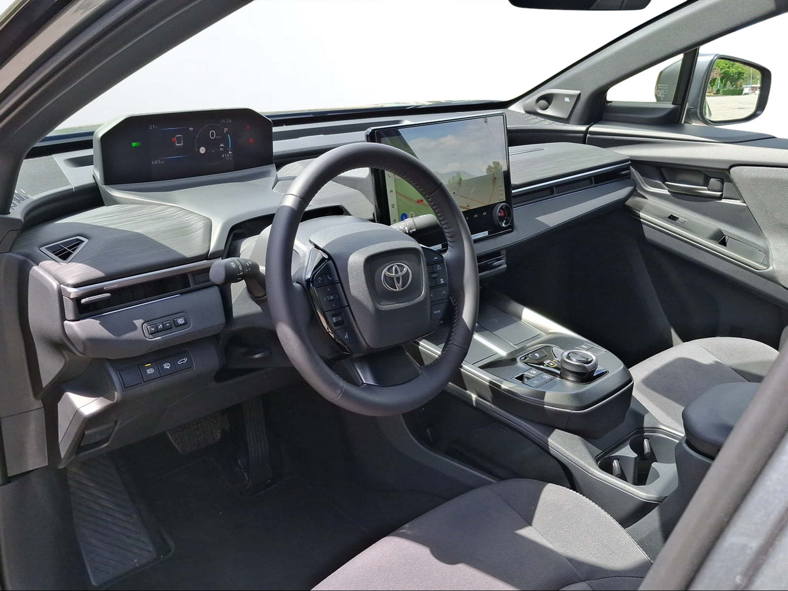 TOYOTA C-HR+ 77 kWh Premium AWD-image-9