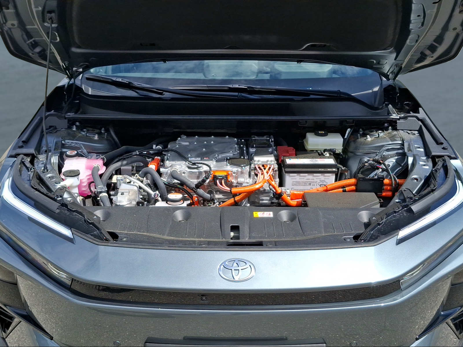 TOYOTA C-HR+ 77 kWh Premium AWD-image-13