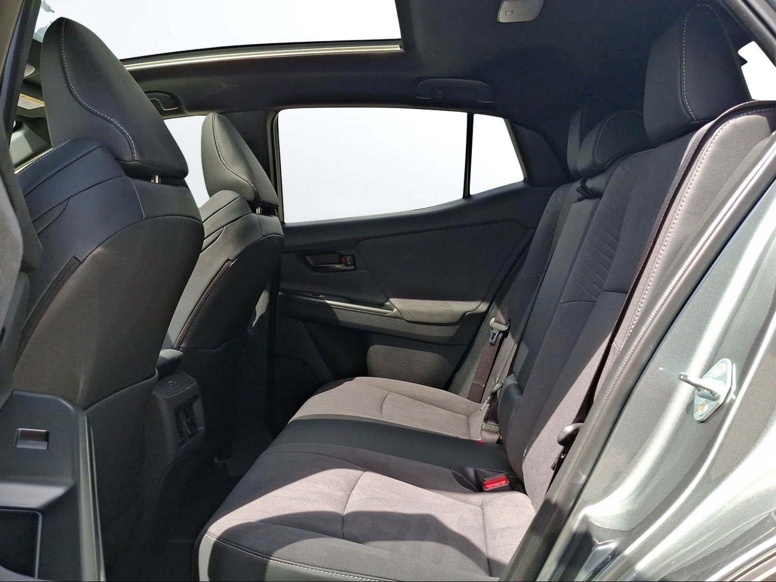 TOYOTA C-HR+ 77 kWh Premium AWD-image-11