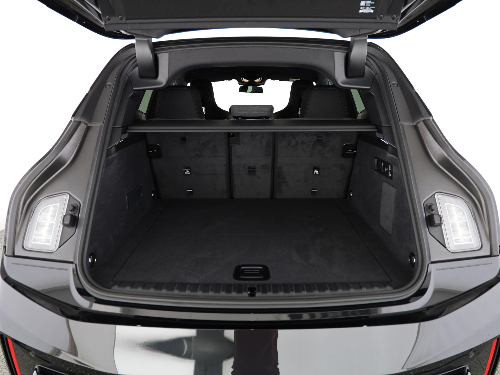 BMW iX xDrive60-image-6