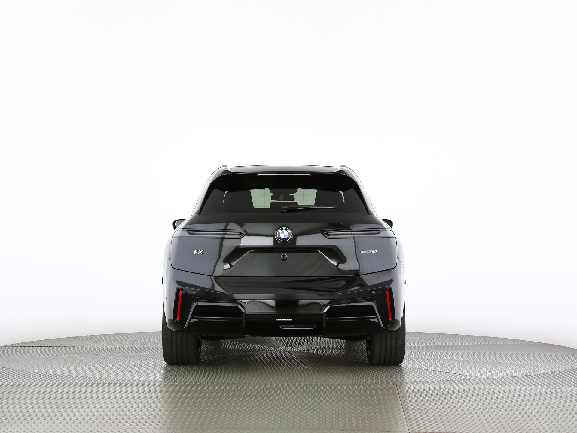 BMW iX xDrive60-showroom-element-3