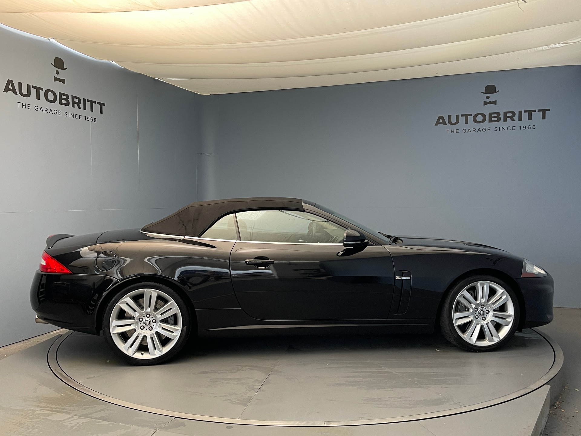 JAGUAR XKR Convertible 5.0 V8 Supercharged-image-4