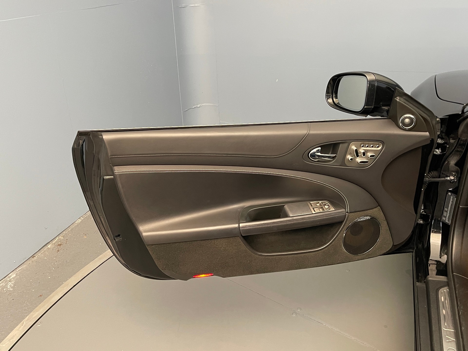 JAGUAR XKR Convertible 5.0 V8 Supercharged-image-8