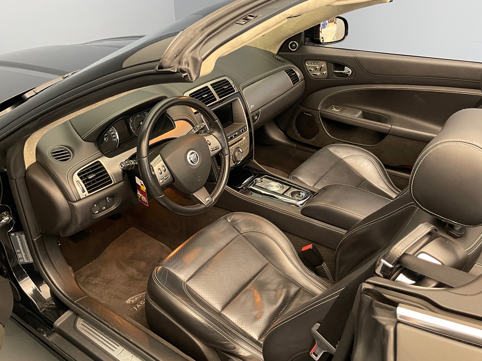 JAGUAR XKR Convertible 5.0 V8 Supercharged-image-9