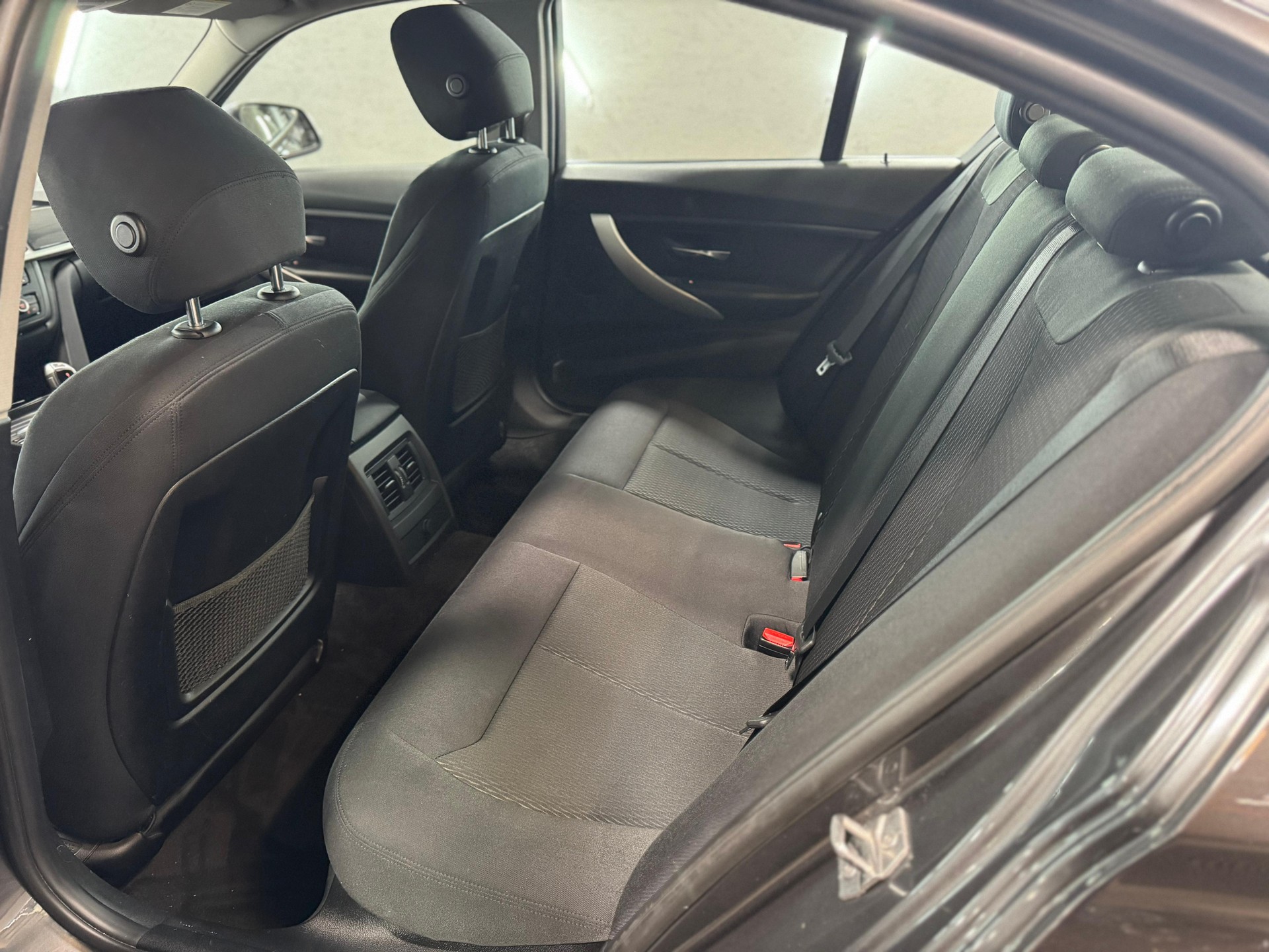 BMW 320i xDrive Steptronic-image-8
