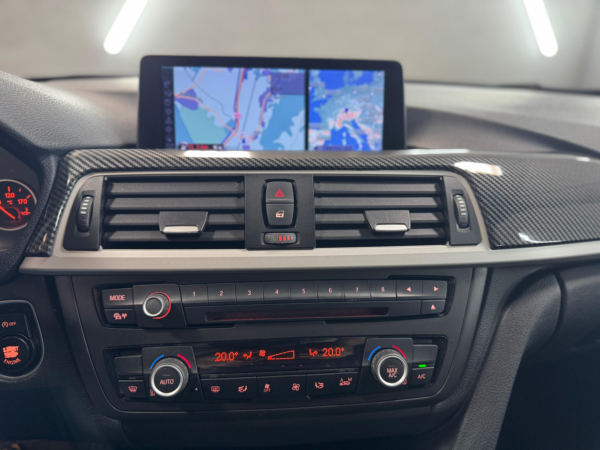 BMW 320i xDrive Steptronic-image-12