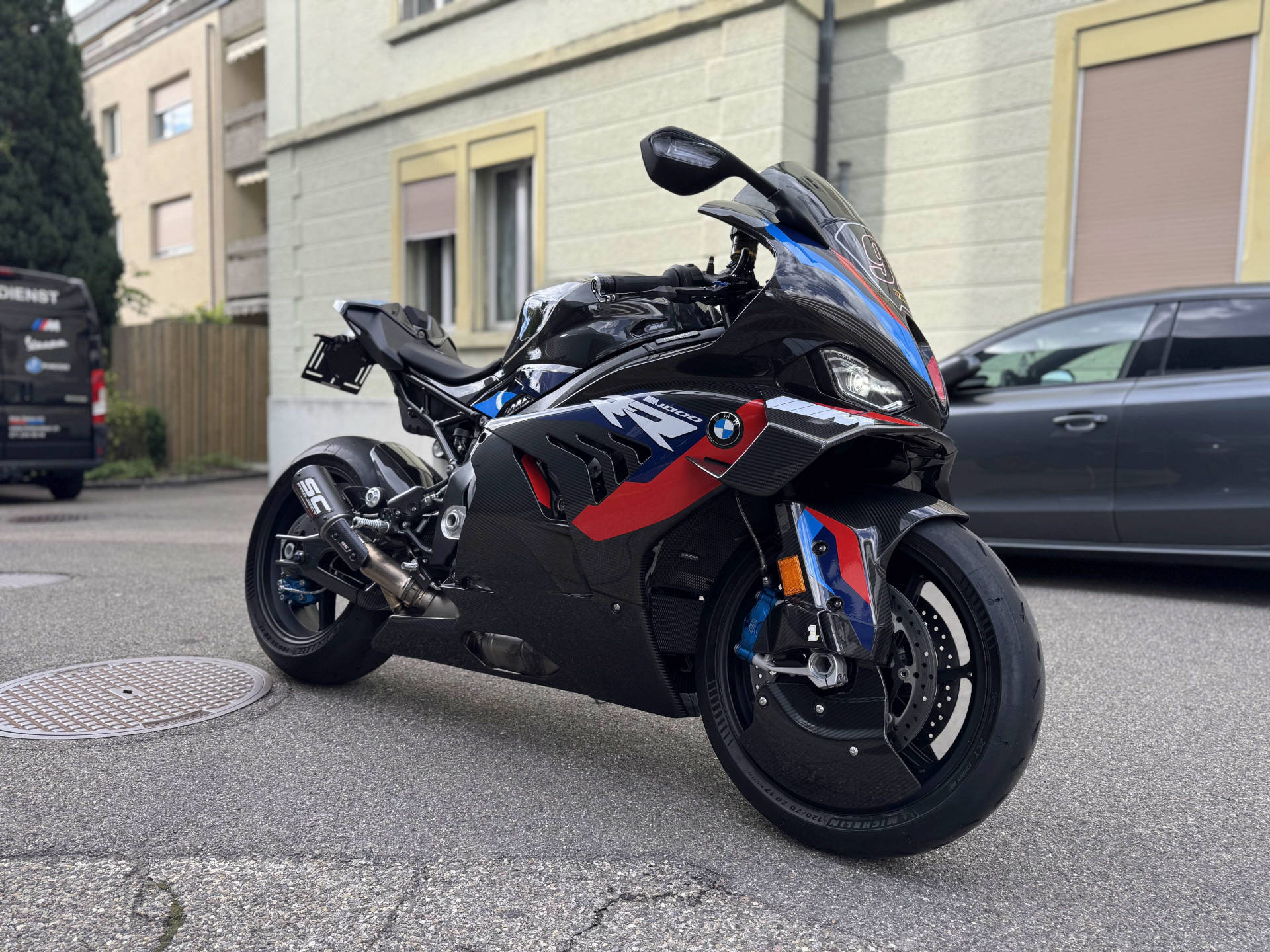 BMW M 1000 RR-image-5