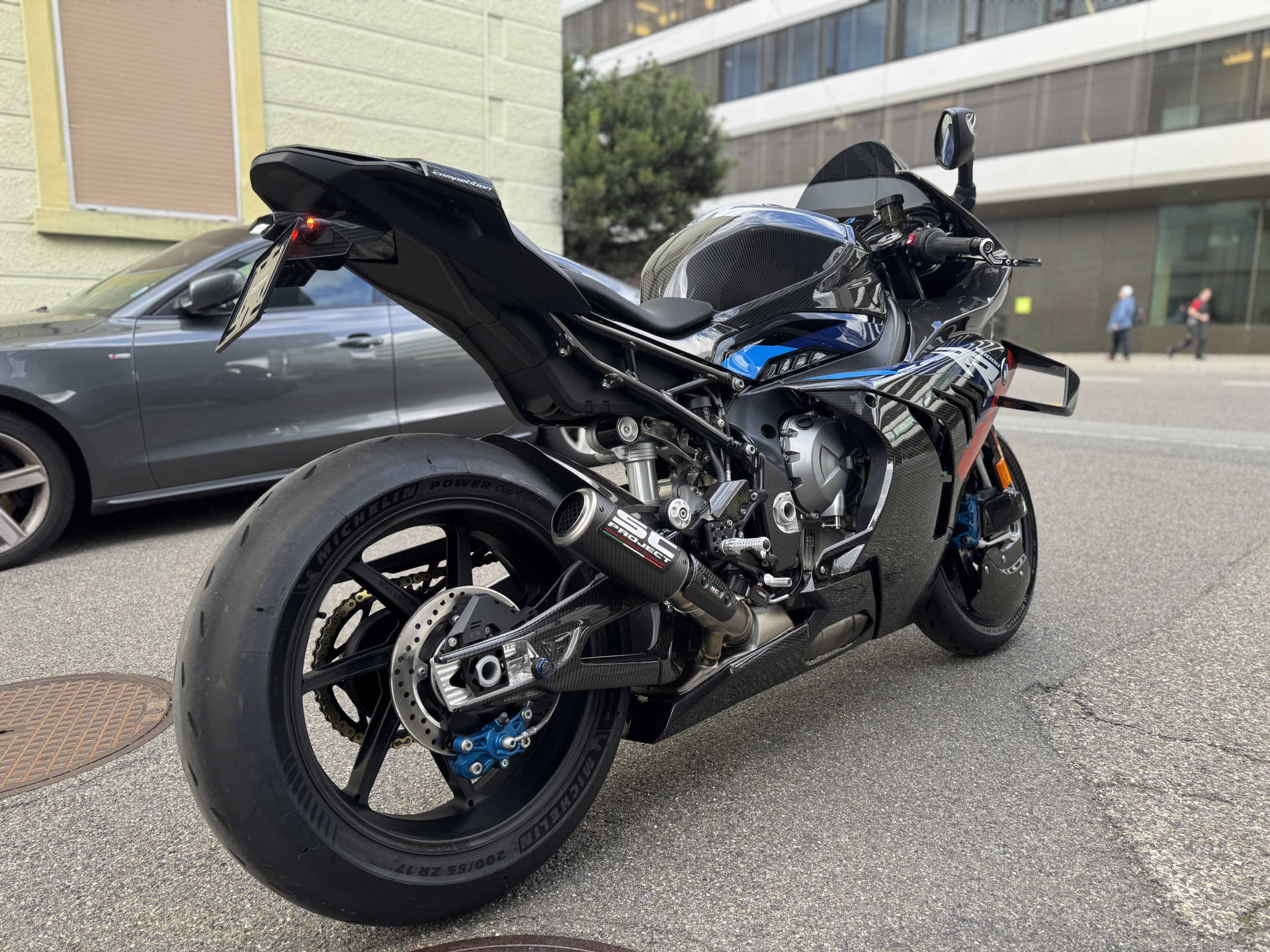 BMW M 1000 RR-showroom-element-3