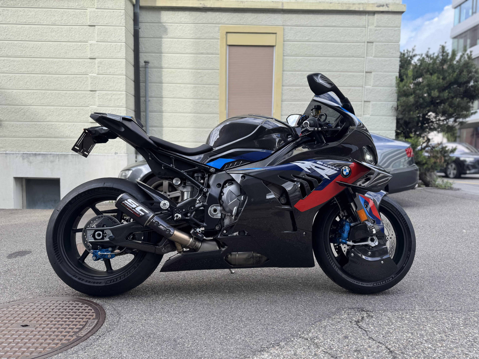 BMW M 1000 RR-image-4