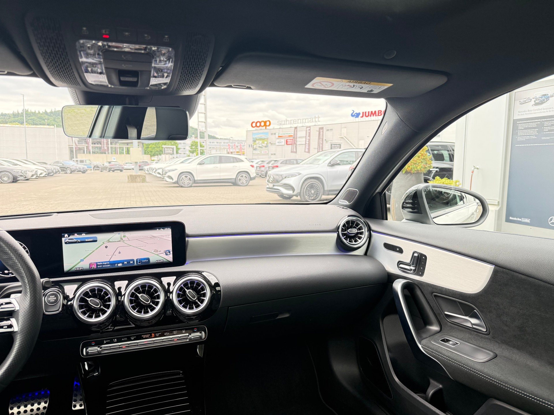 MERCEDES-BENZ A 250 e AMG Line 8G-DCT-image-5