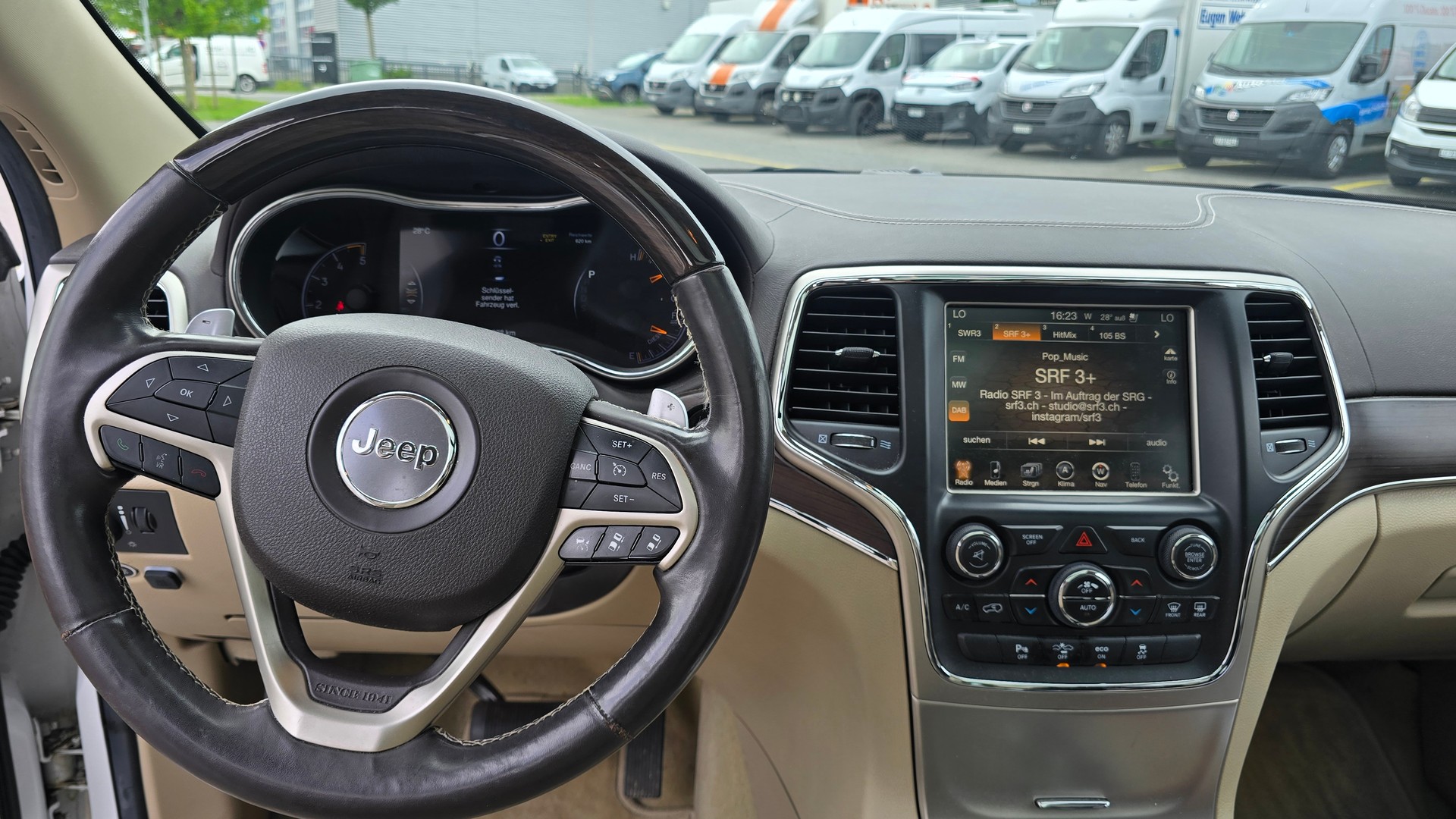 JEEP Grand Cherokee 3.0 CRD Overland Automatic-image-10