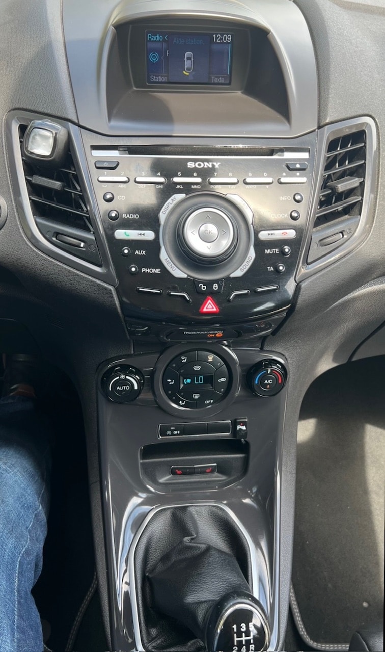 FORD Fiesta 1.0 SCTi Titanium-image-12