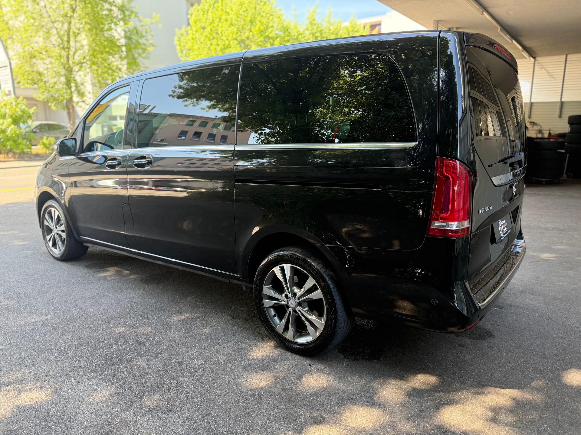 MERCEDES-BENZ V 250 d Avantgarde lang 4Matic 7G-Tronic-image-4