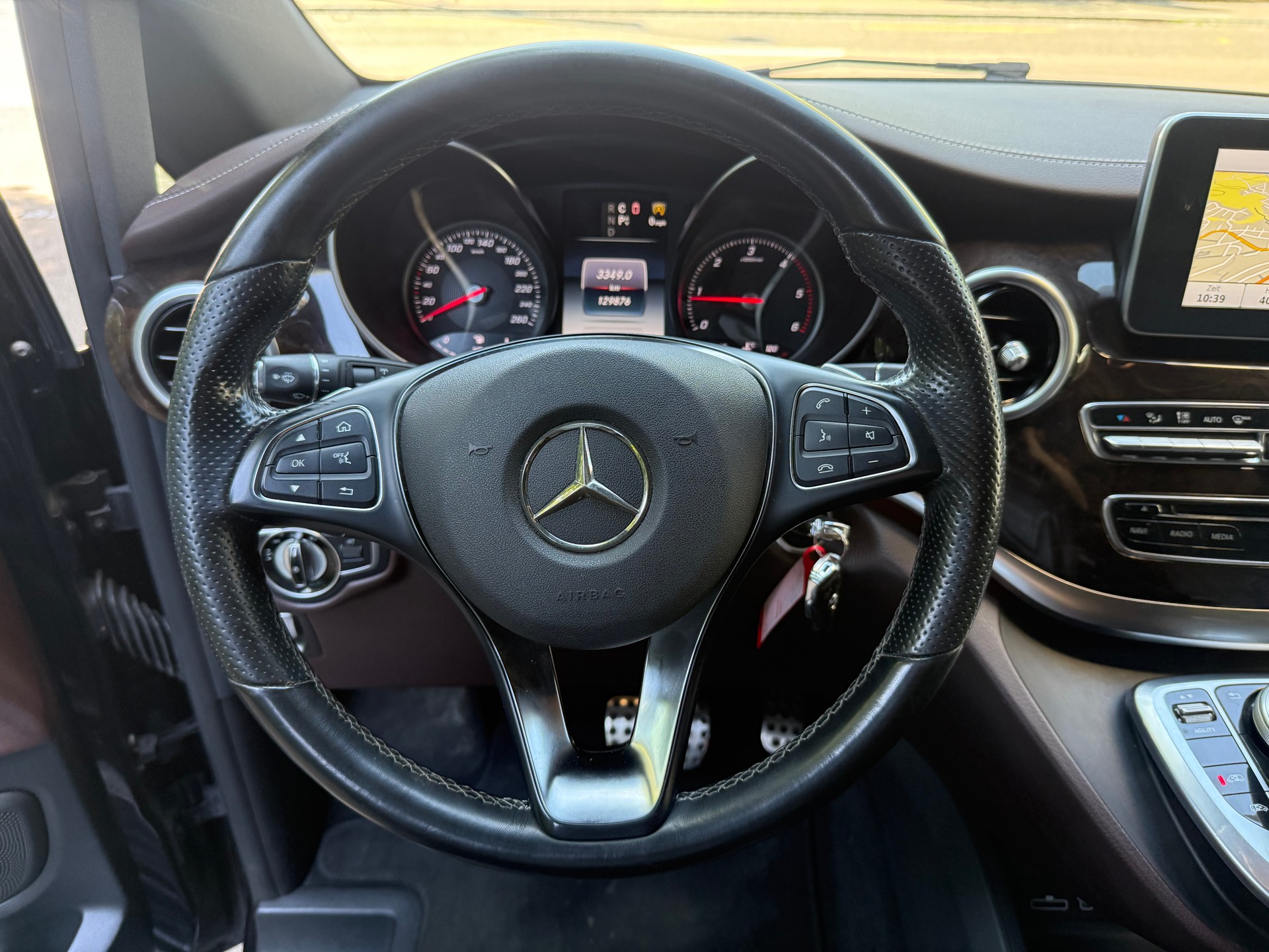 MERCEDES-BENZ V 250 d Avantgarde lang 4Matic 7G-Tronic-image-13