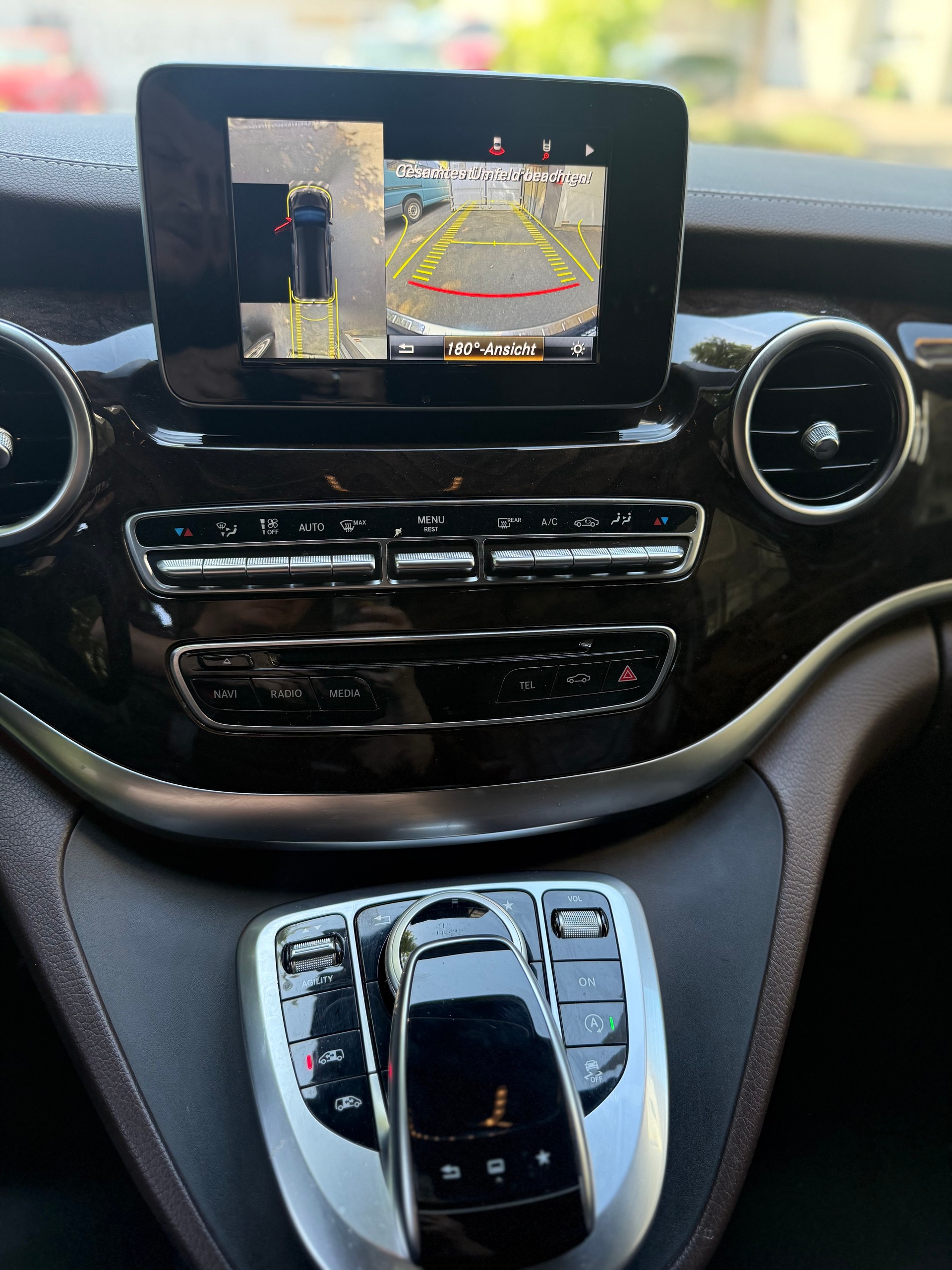 MERCEDES-BENZ V 250 d Avantgarde lang 4Matic 7G-Tronic-image-11