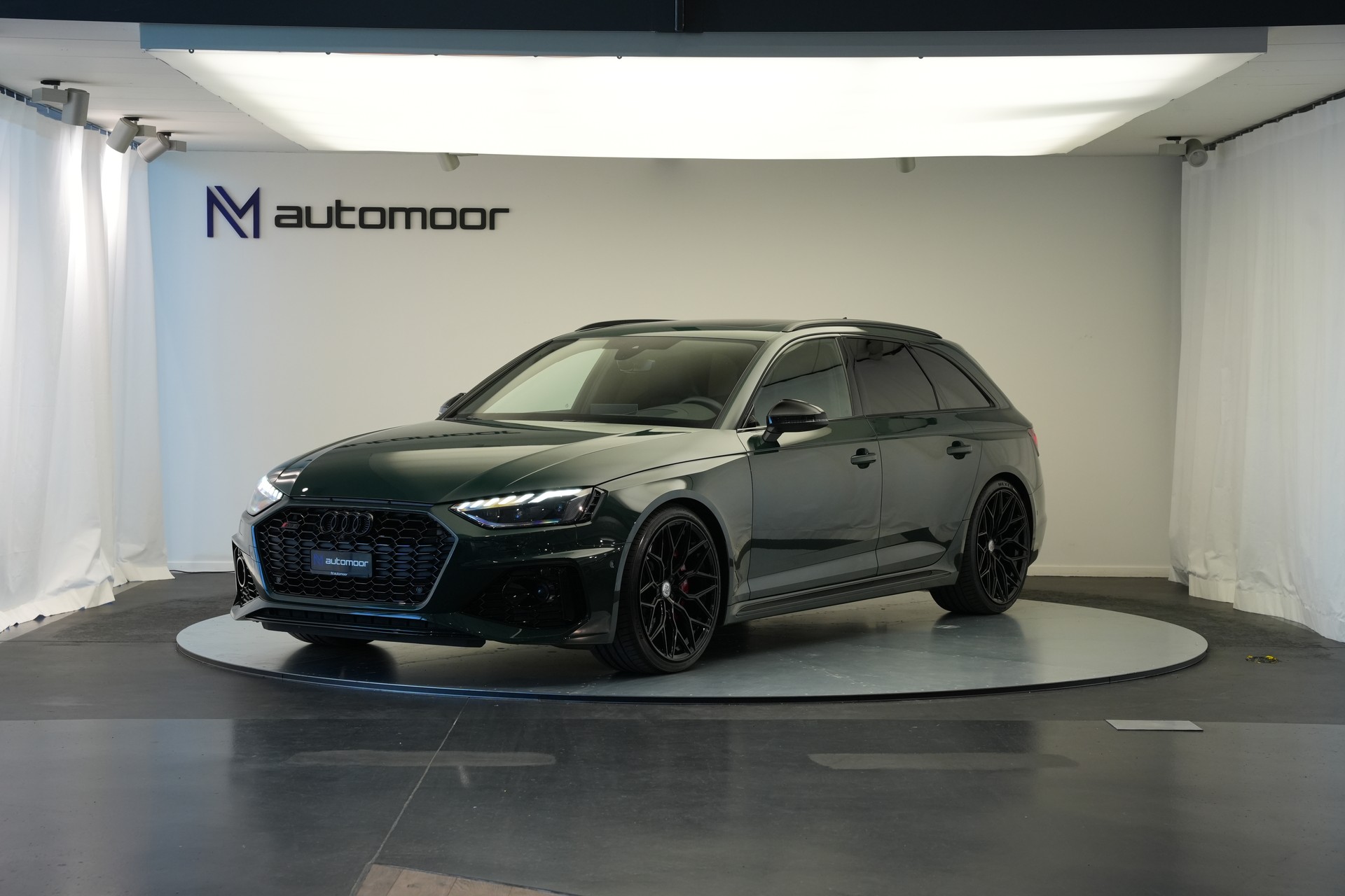 AUDI RS4 Avant quattro tiptronic *CH-Fahrzeug*-image-0