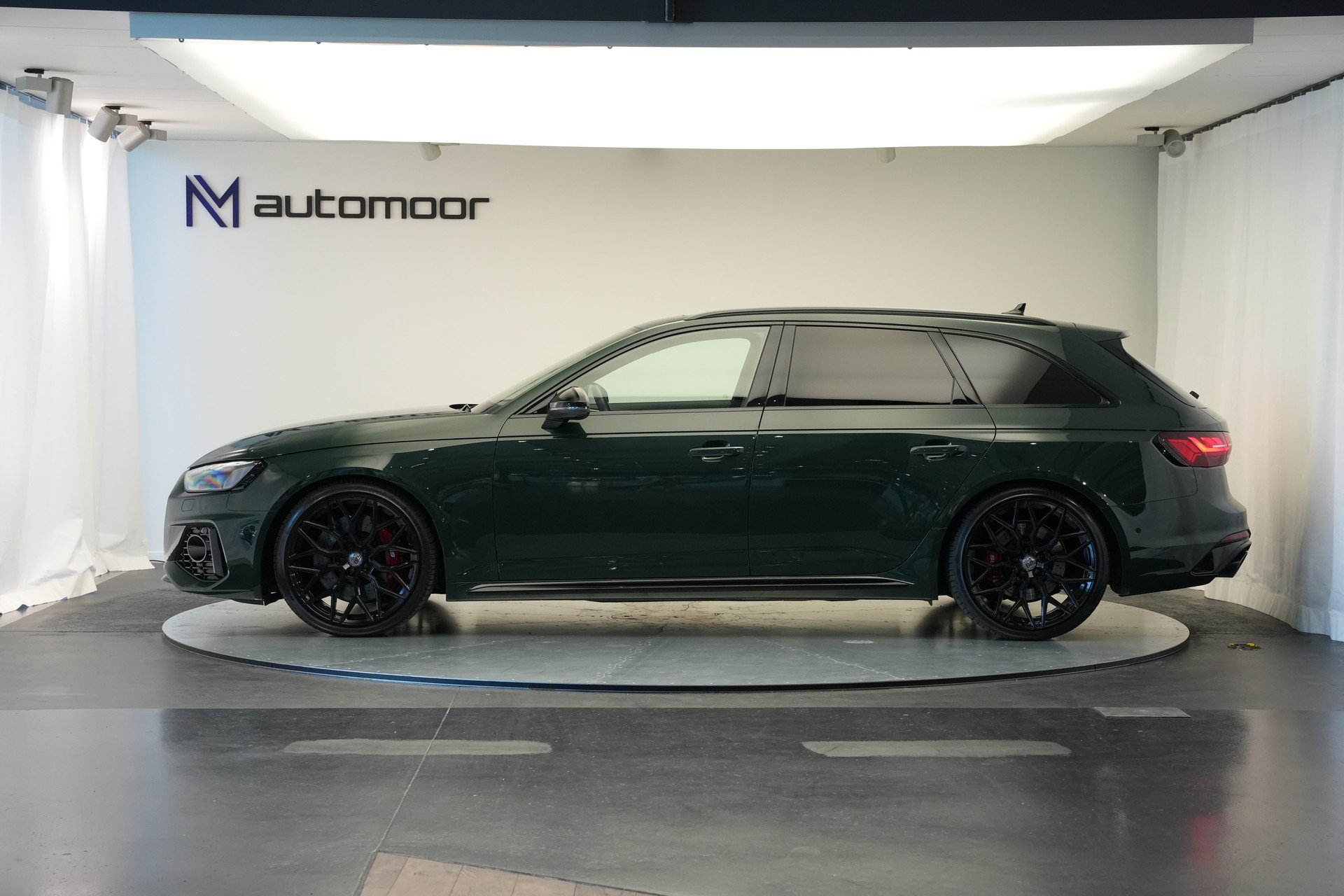 AUDI RS4 Avant quattro tiptronic *CH-Fahrzeug*-image-7