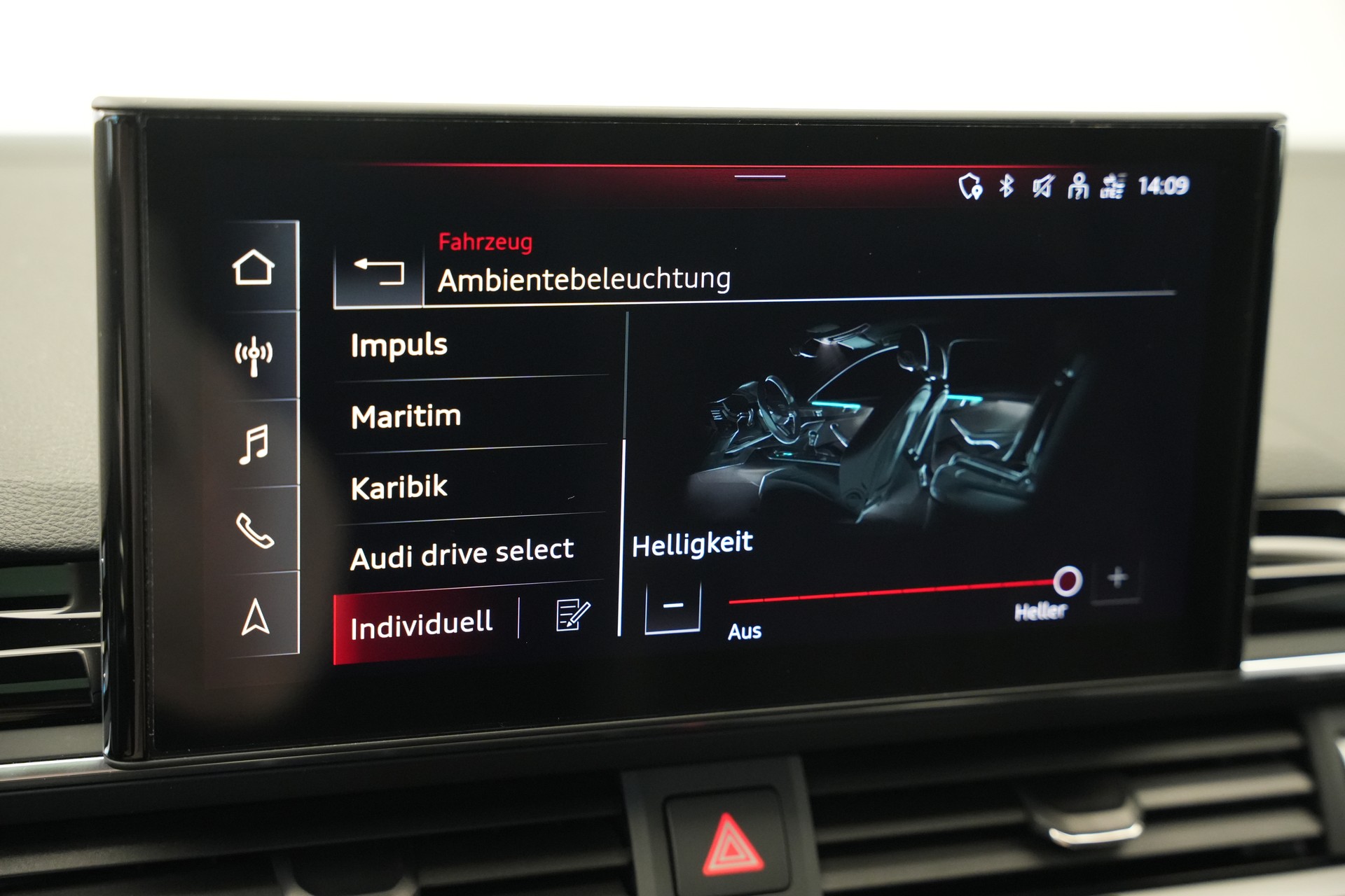AUDI RS4 Avant quattro tiptronic *CH-Fahrzeug*-image-34