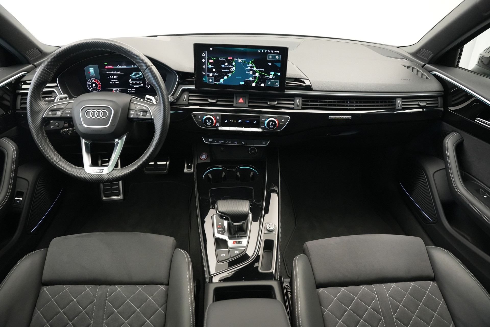 AUDI RS4 Avant quattro tiptronic *CH-Fahrzeug*-image-10