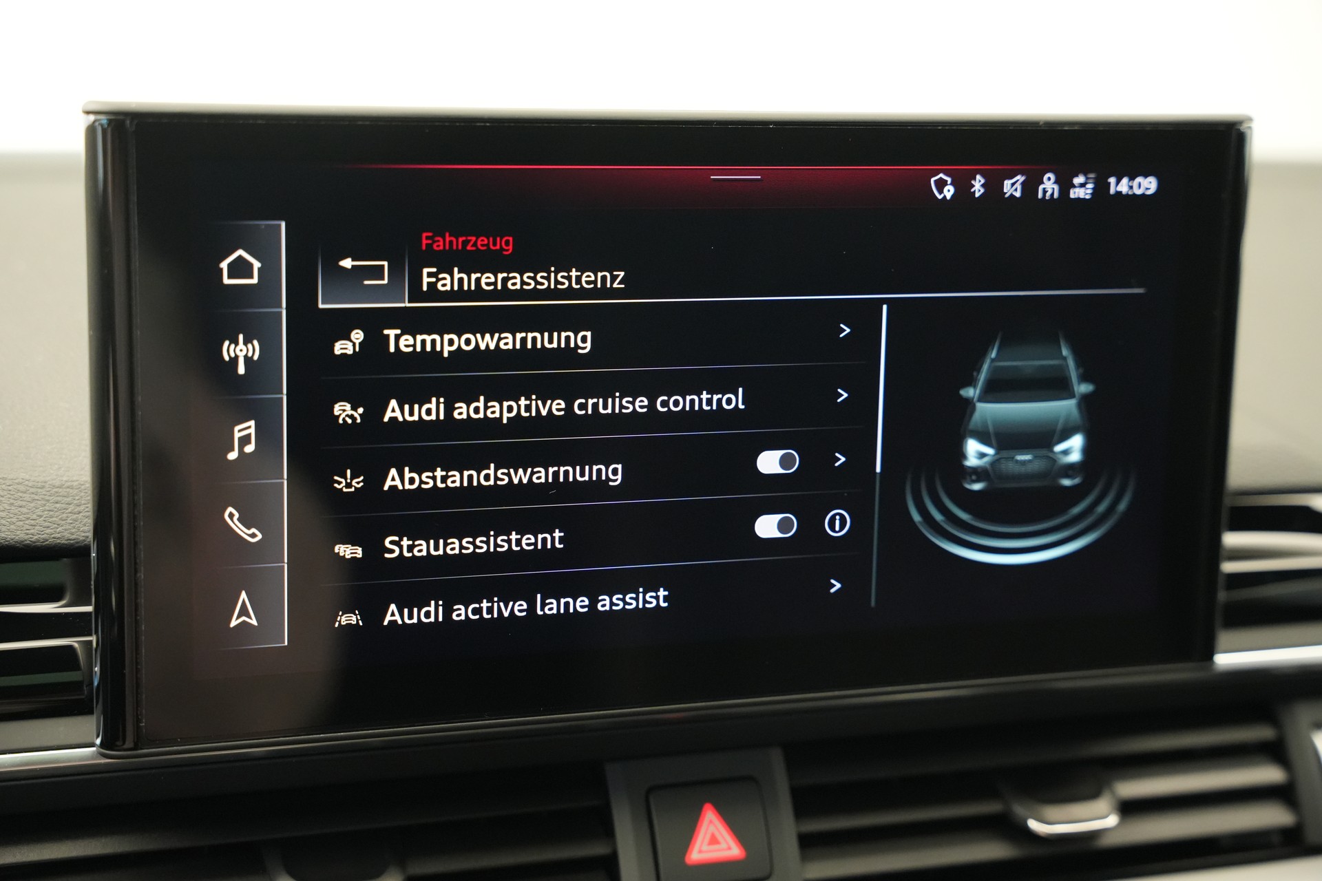 AUDI RS4 Avant quattro tiptronic *CH-Fahrzeug*-image-36