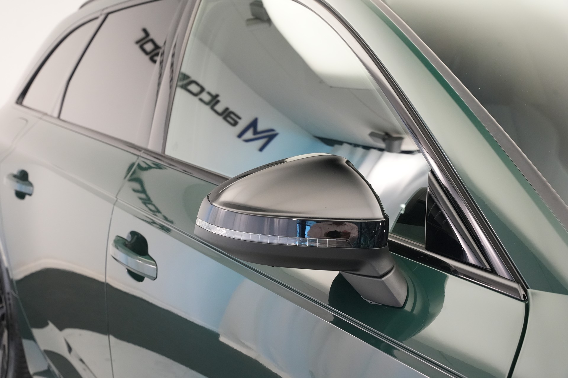 AUDI RS4 Avant quattro tiptronic *CH-Fahrzeug*-image-41