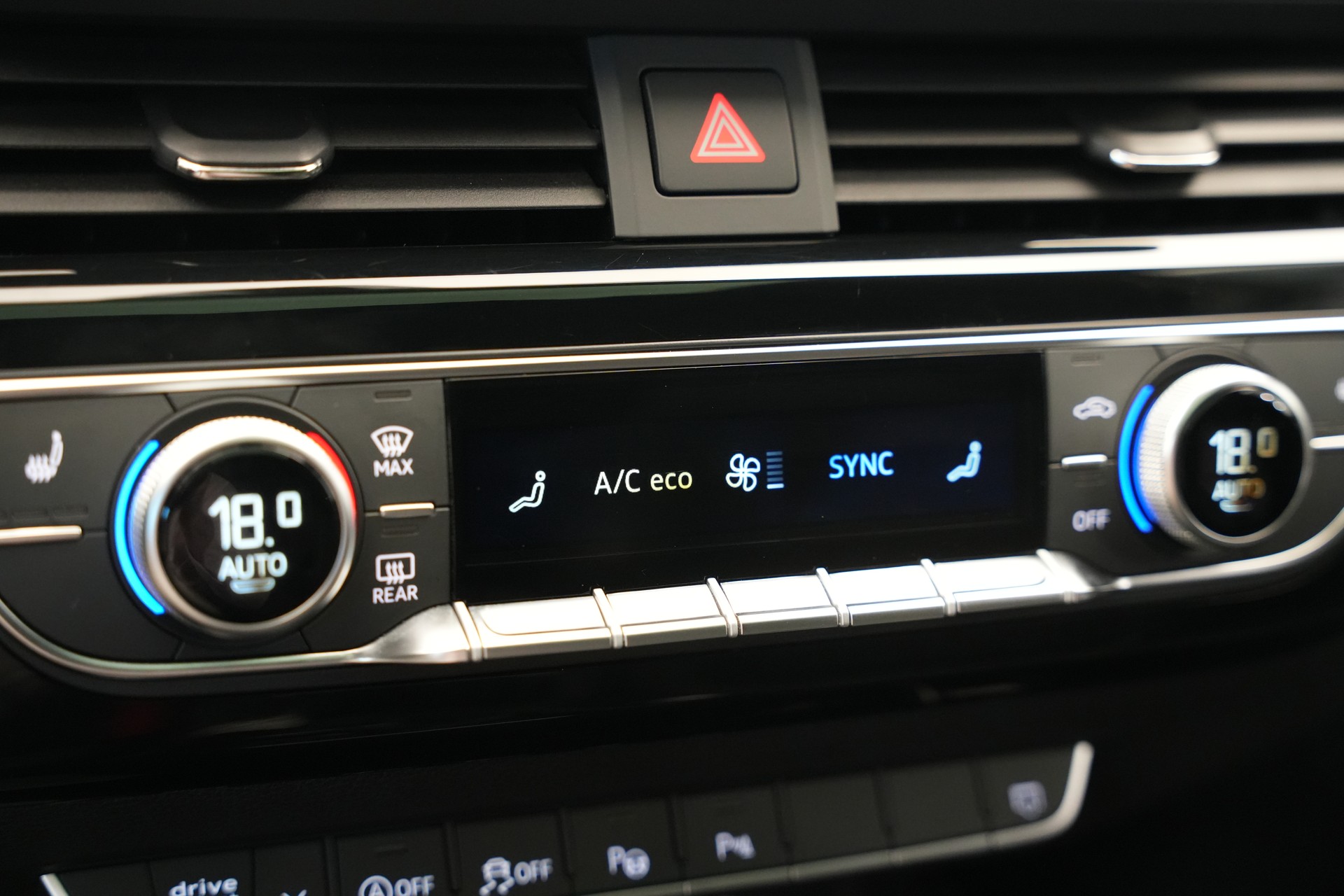 AUDI RS4 Avant quattro tiptronic *CH-Fahrzeug*-image-28
