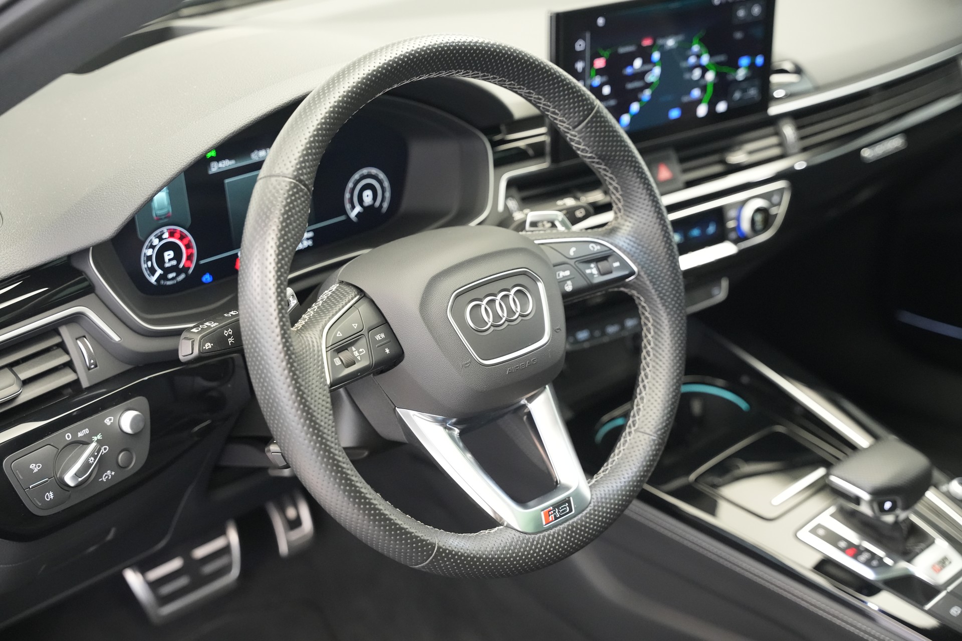 AUDI RS4 Avant quattro tiptronic *CH-Fahrzeug*-image-20