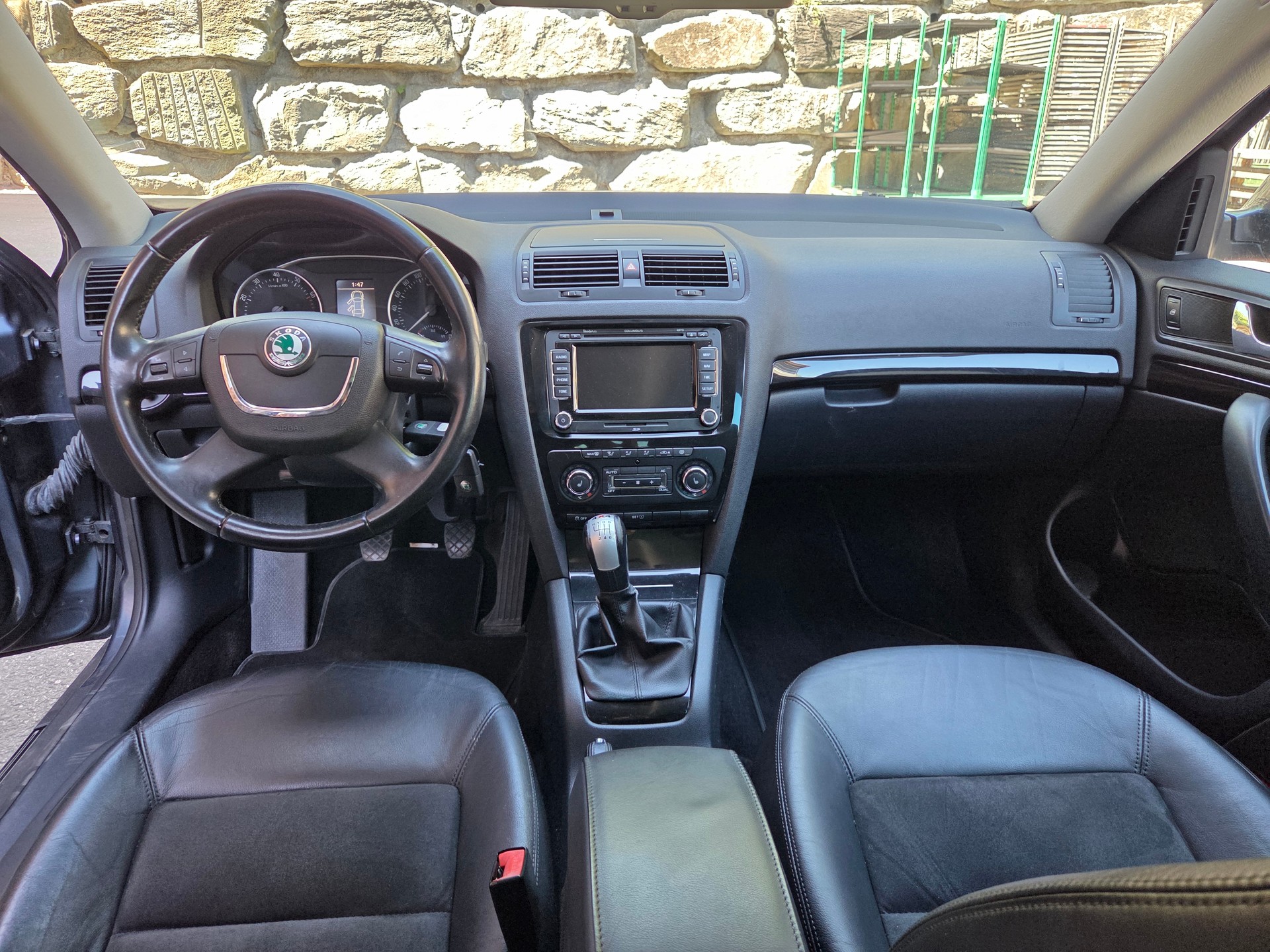 SKODA 1.8 T-FSI L & K 4x4-image-5