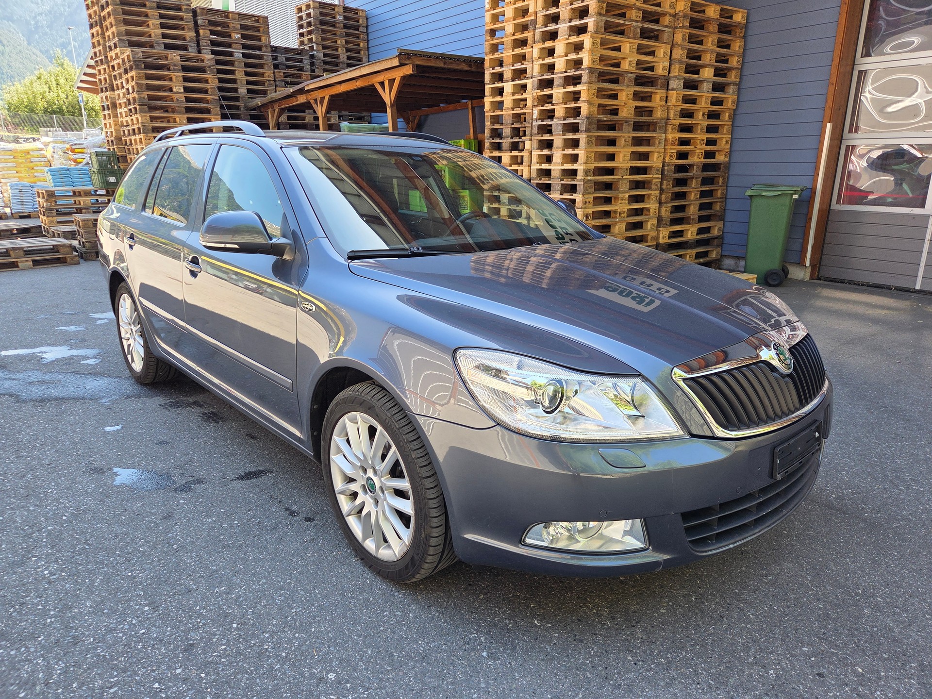SKODA 1.8 T-FSI L & K 4x4-image-1