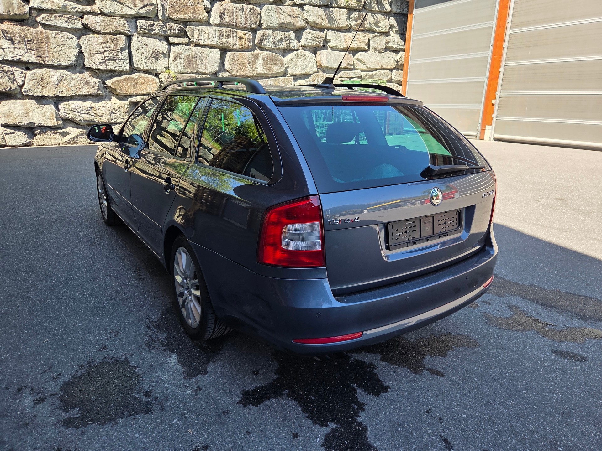 SKODA 1.8 T-FSI L & K 4x4-image-4