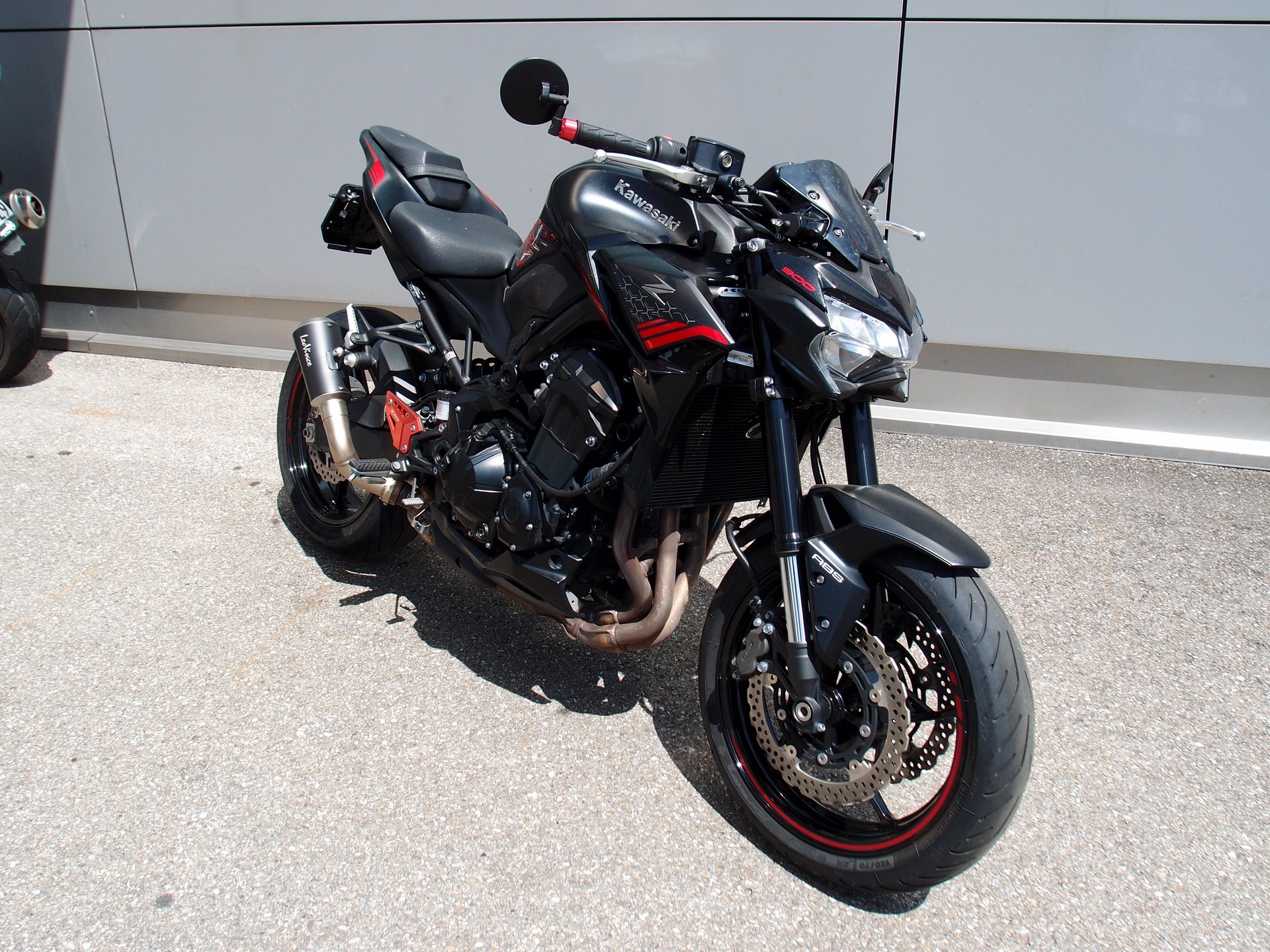 KAWASAKI Z 900-image-3