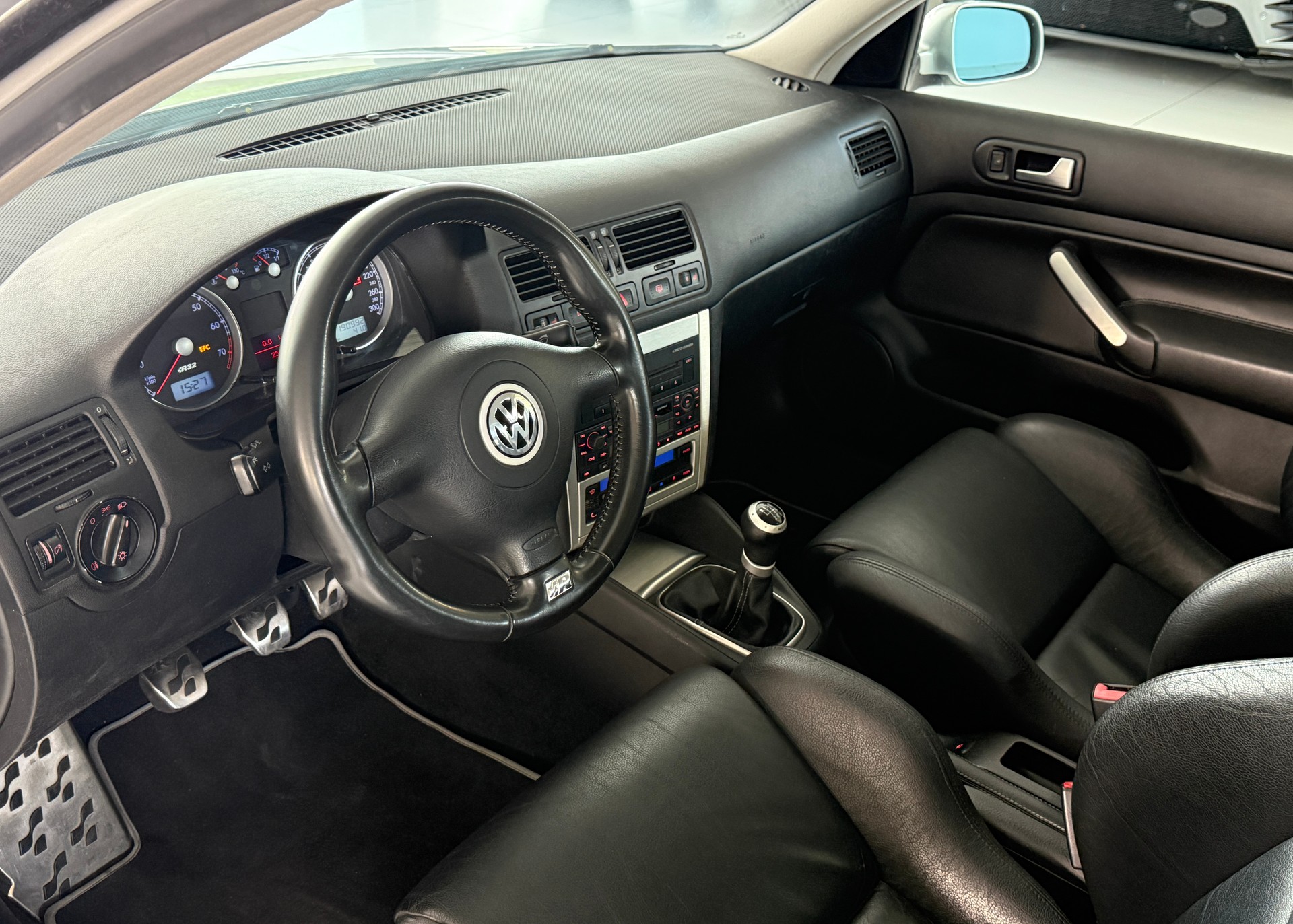 VW Golf R32 4Motion ***CH-Fahrzeug***Lückenloses Serviceheft**Originaler Zustand***-image-12