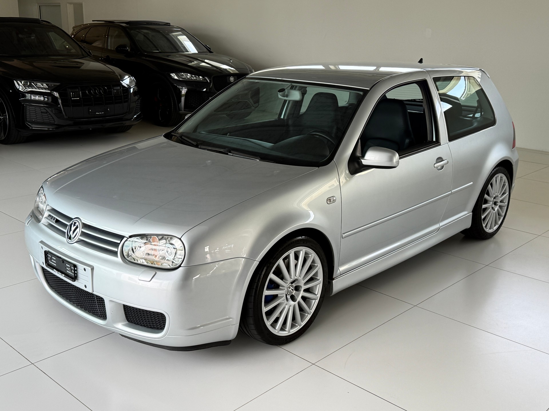 VW Golf R32 4Motion ***CH-Fahrzeug***Lückenloses Serviceheft**Originaler Zustand***-image-4