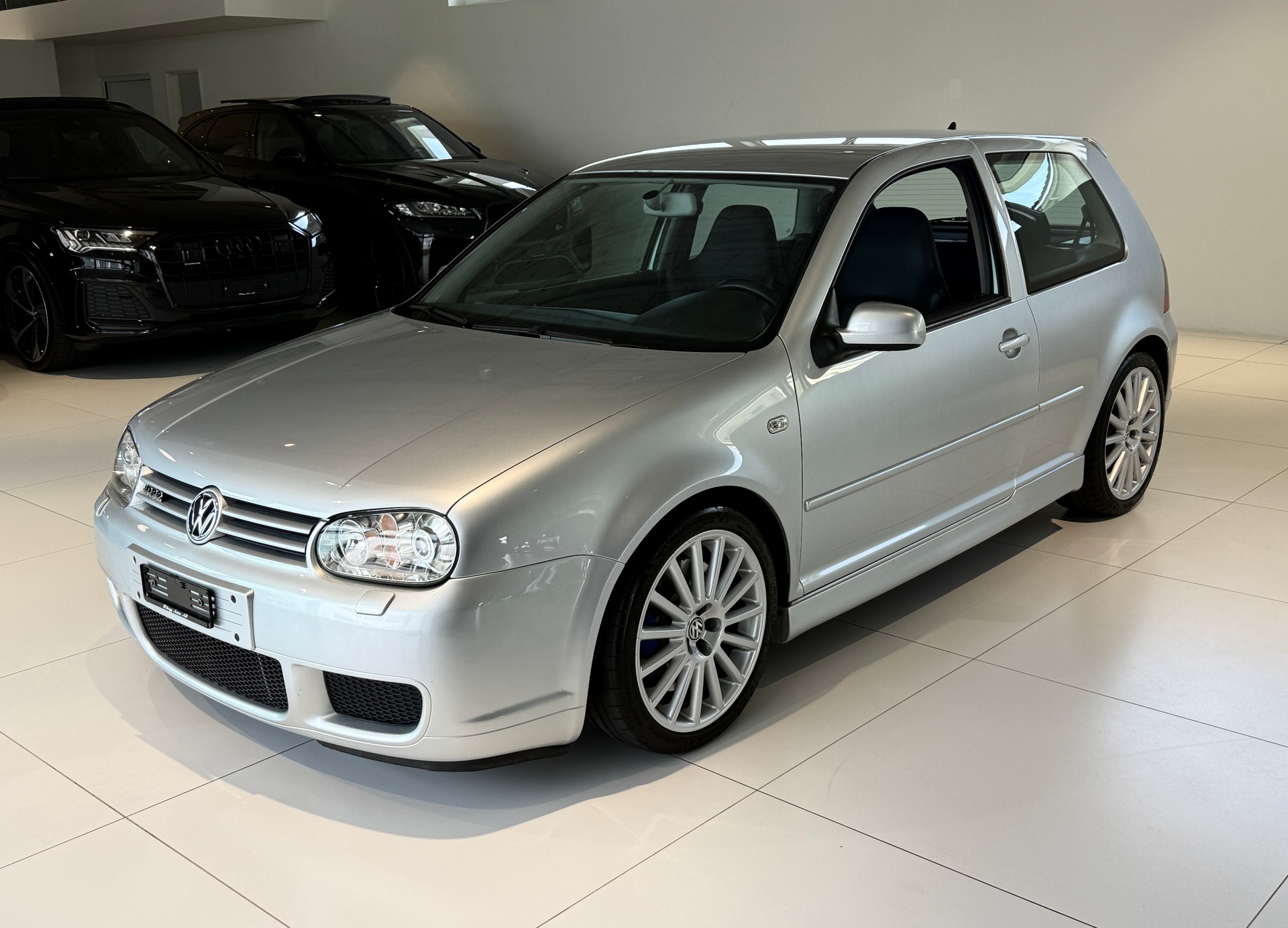 VW Golf R32 4Motion ***CH-Fahrzeug***Lückenloses Serviceheft**Originaler Zustand***-image-3