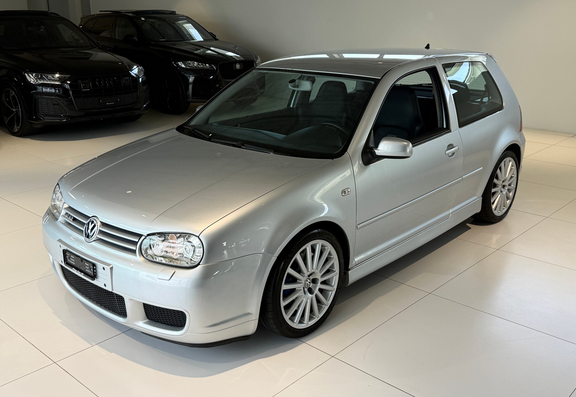 VW Golf R32 4Motion ***CH-Fahrzeug***Lückenloses Serviceheft**Originaler Zustand***-image-2