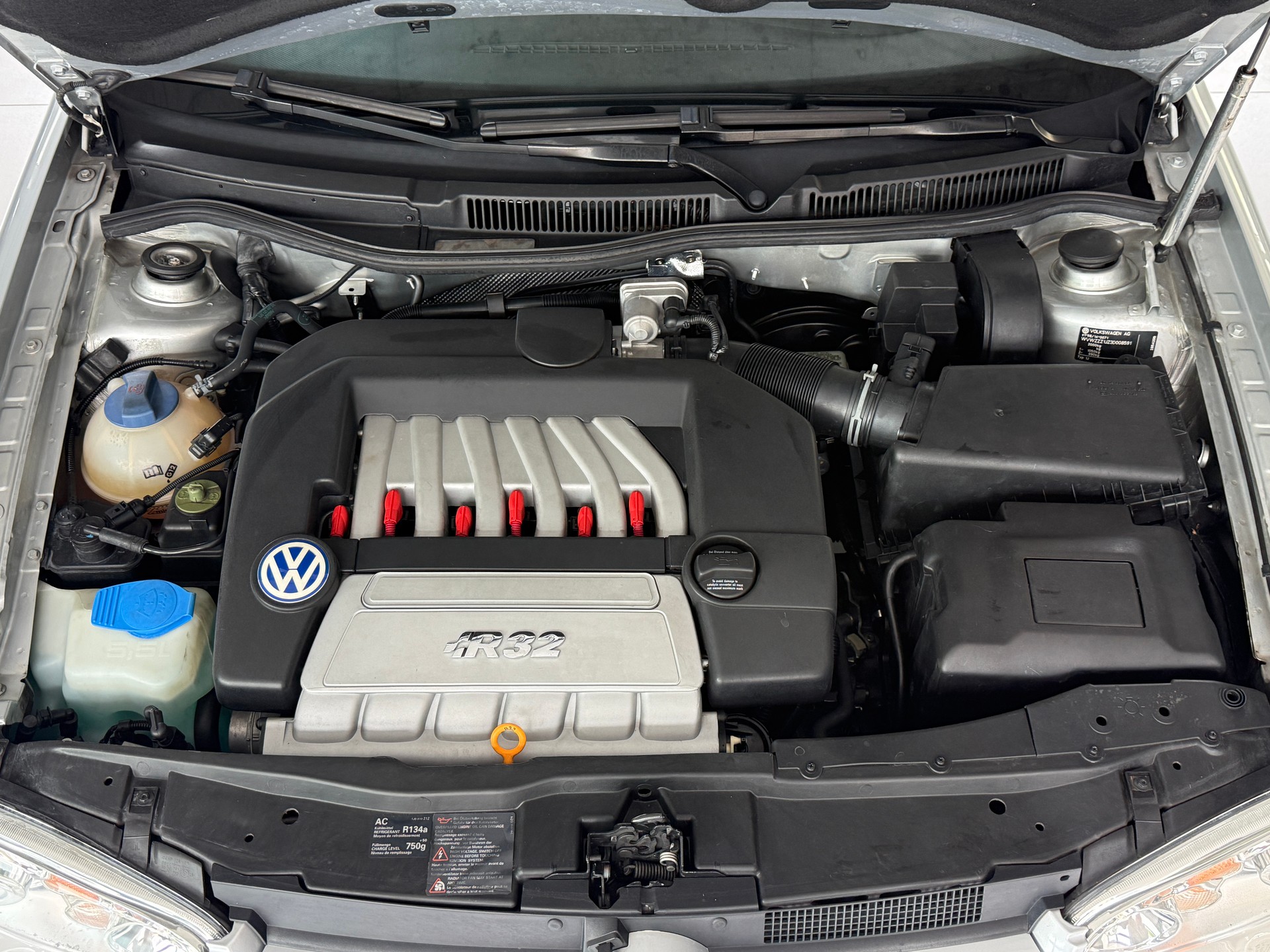 VW Golf R32 4Motion ***CH-Fahrzeug***Lückenloses Serviceheft**Originaler Zustand***-image-9