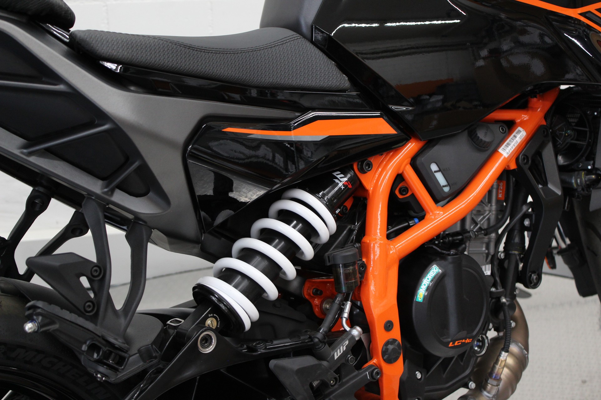 KTM 390 Duke-image-7