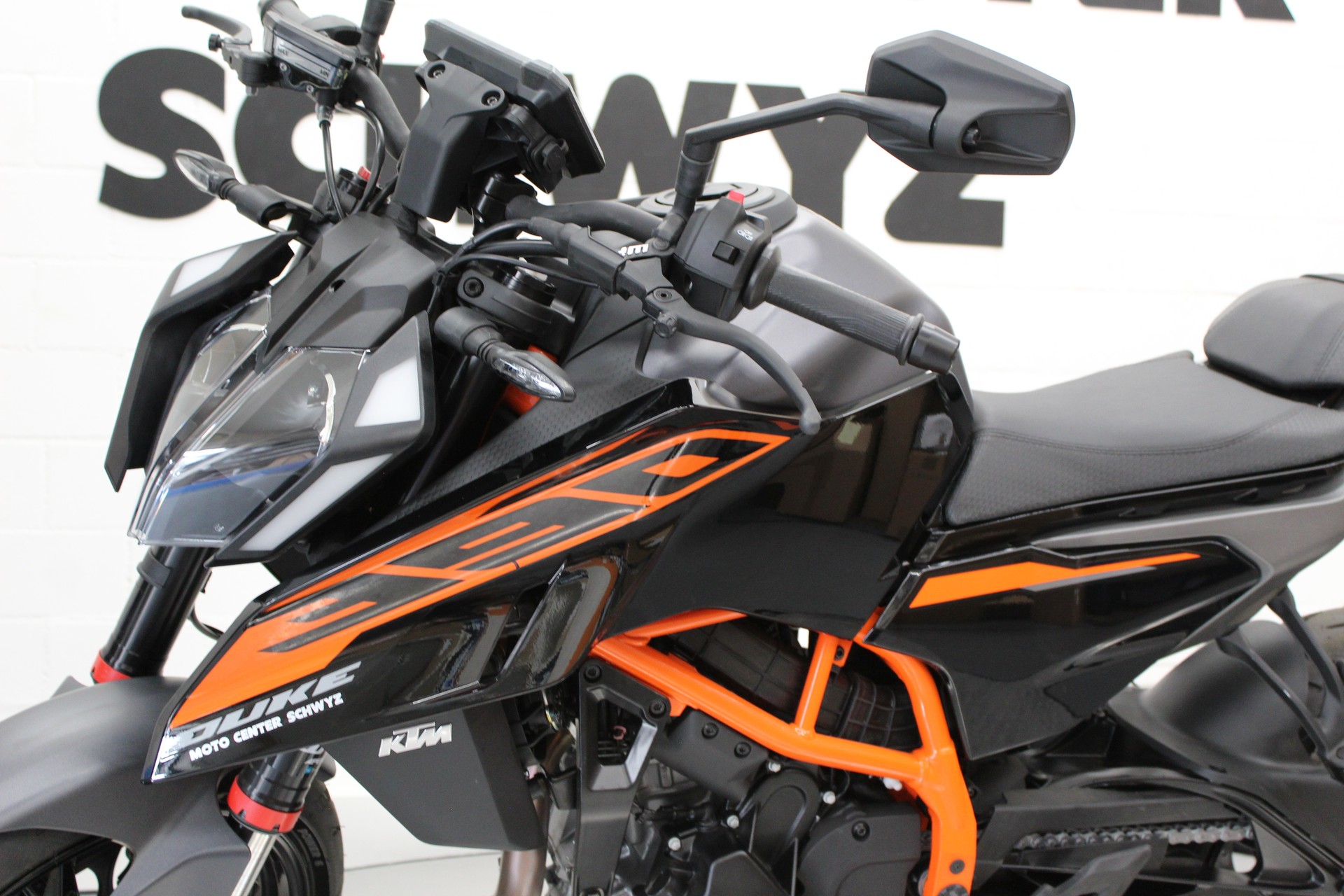 KTM 390 Duke-image-6